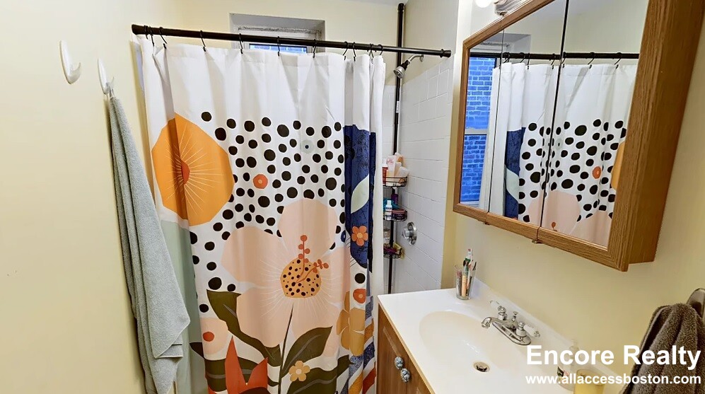 69 Huntington Ave, Mission Hill