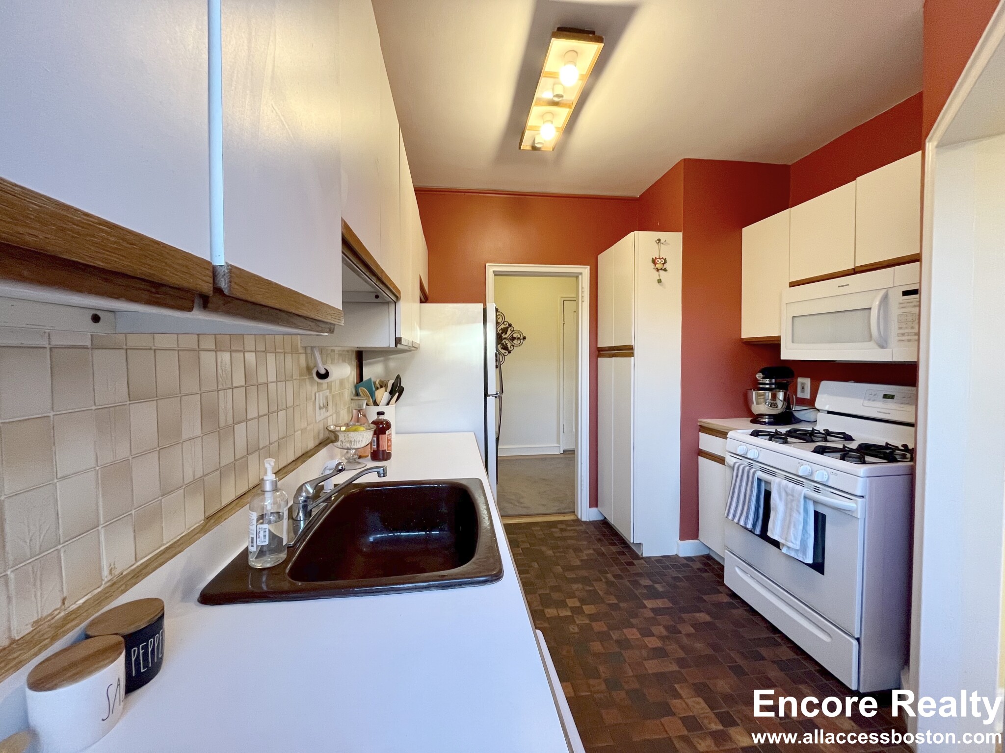 95 Longwood Ave, Longwood