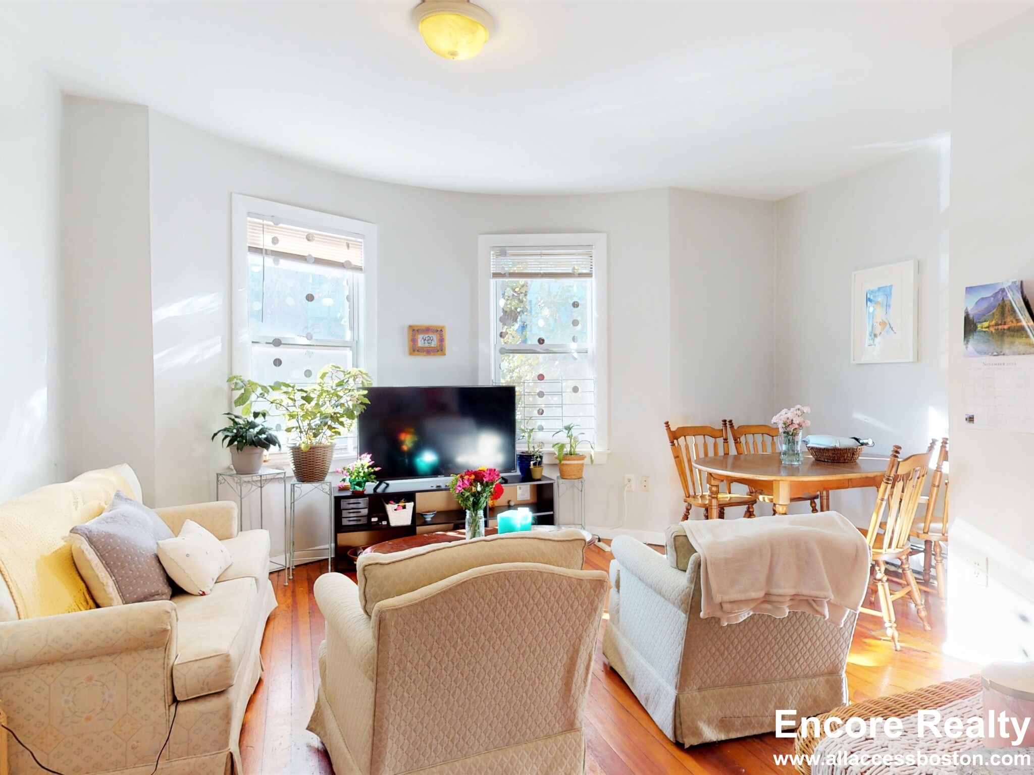 32 Huntington Ave, Jamaica Plain