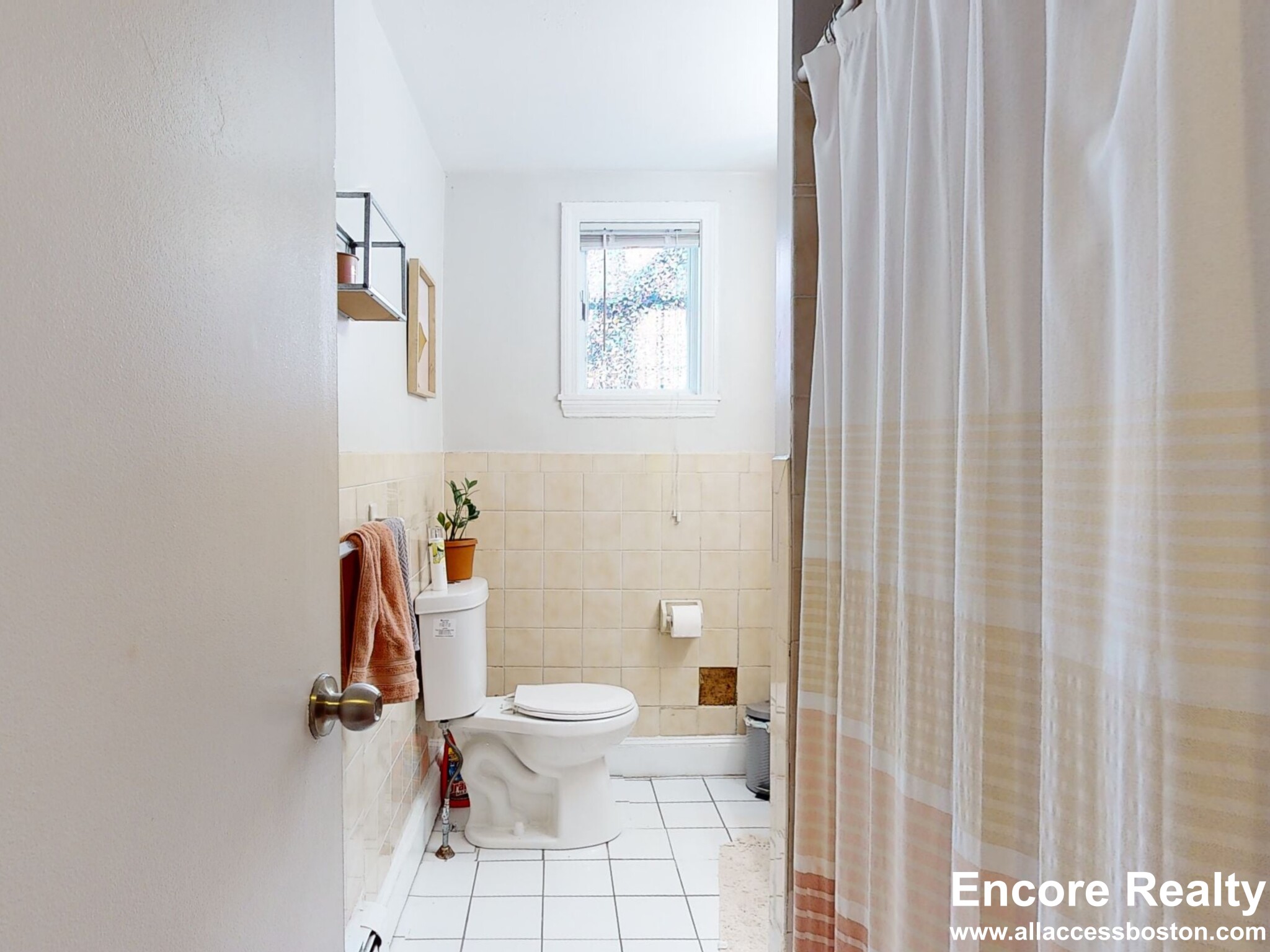 32 Huntington Ave, Jamaica Plain