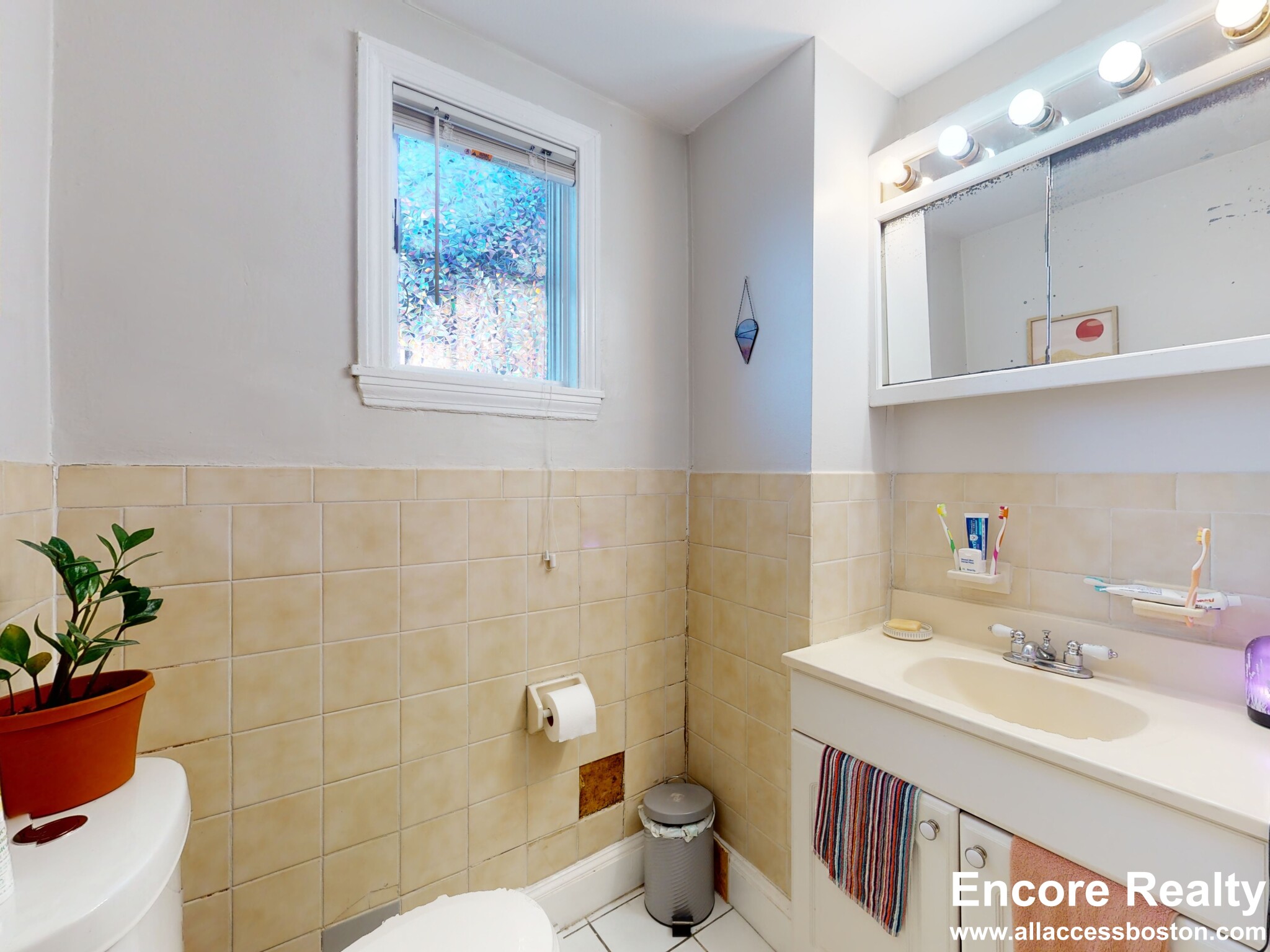 32 Huntington Ave, Jamaica Plain