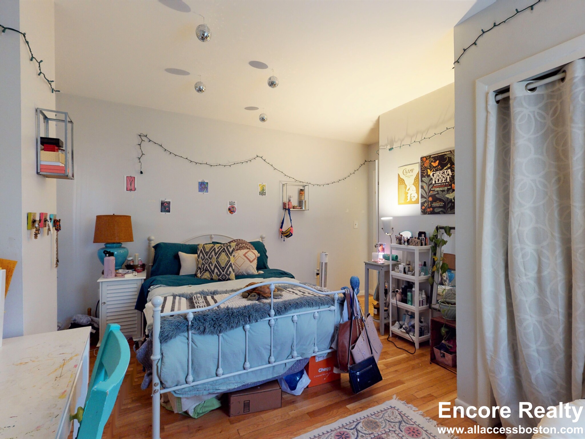 32 Huntington Ave, Jamaica Plain