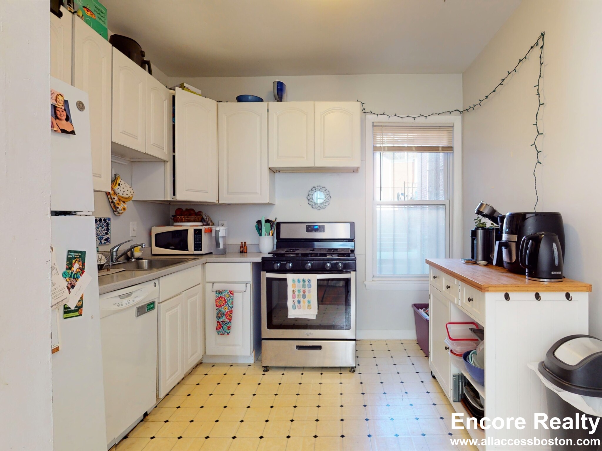 32 Huntington Ave, Jamaica Plain