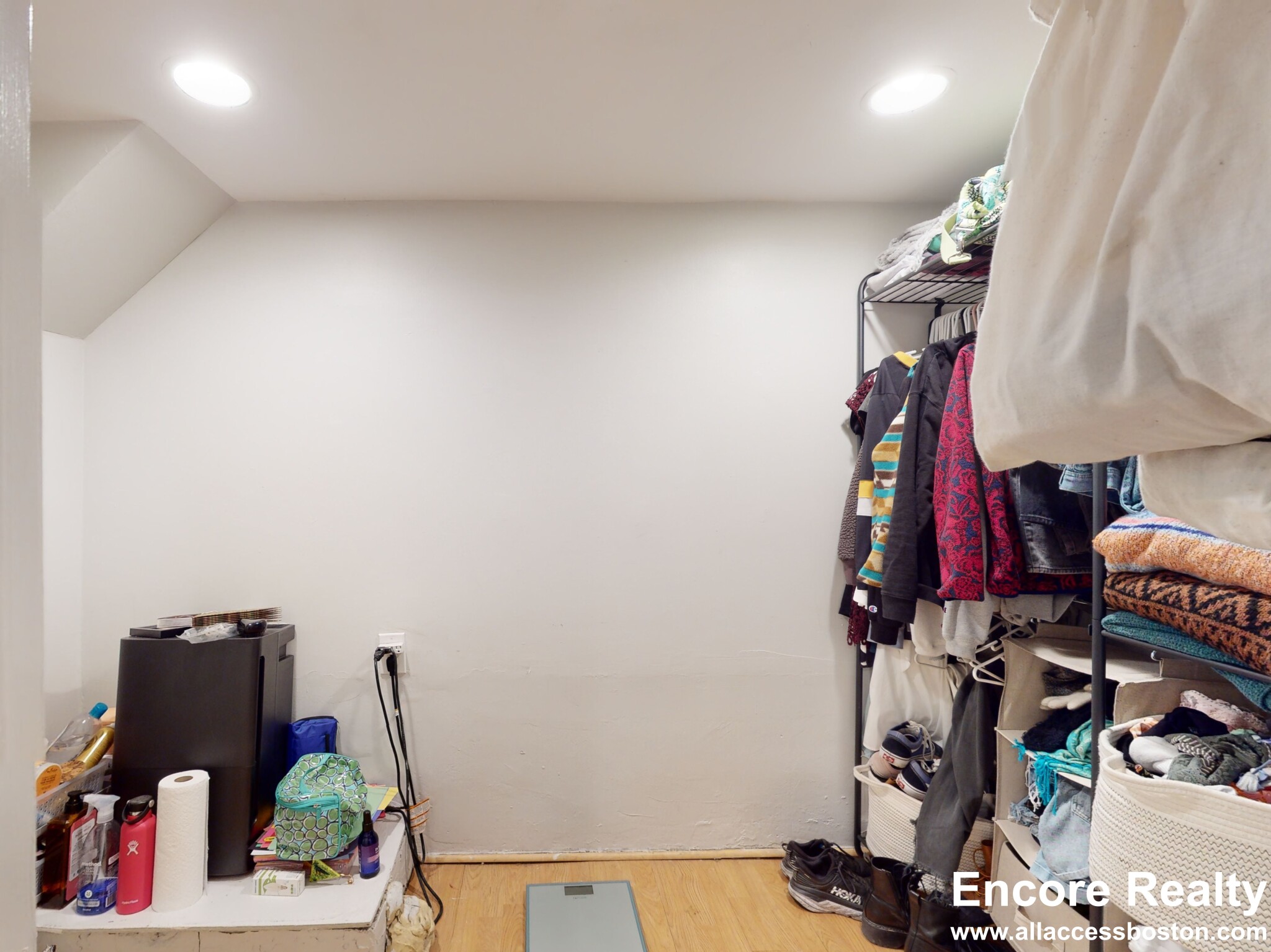 32 Huntington Ave, Jamaica Plain