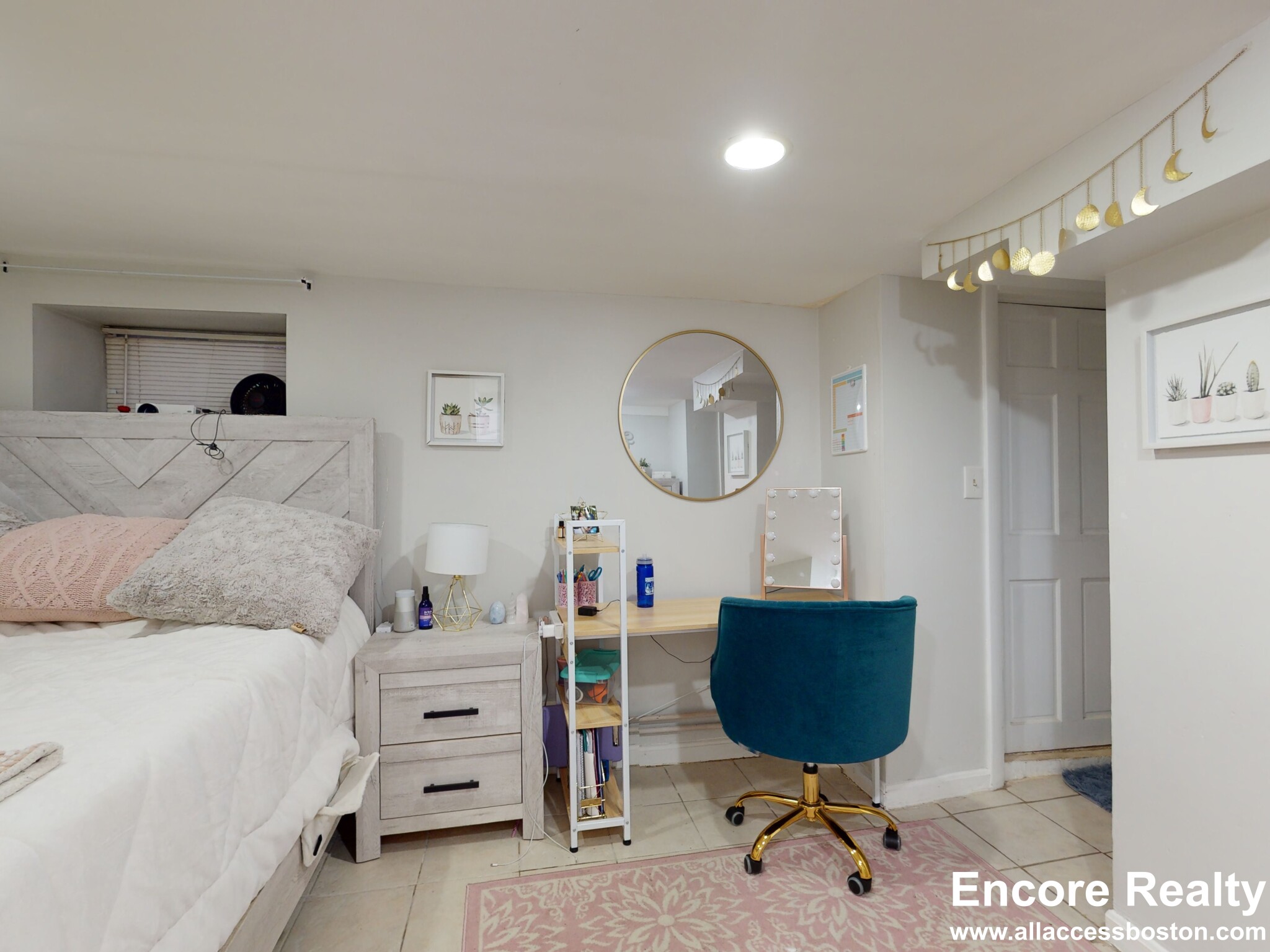 32 Huntington Ave, Jamaica Plain