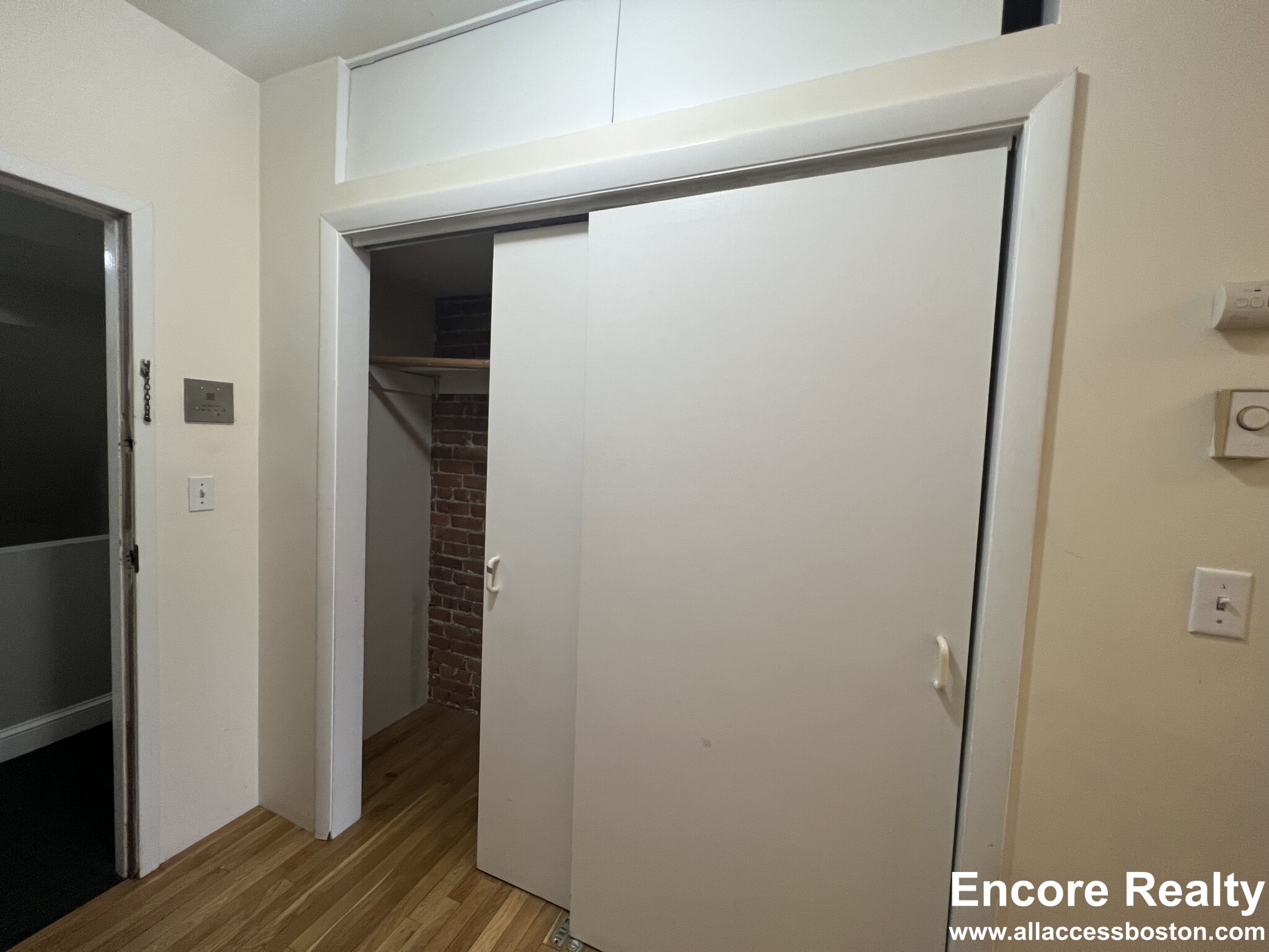 90 Saint Botolph St, South End