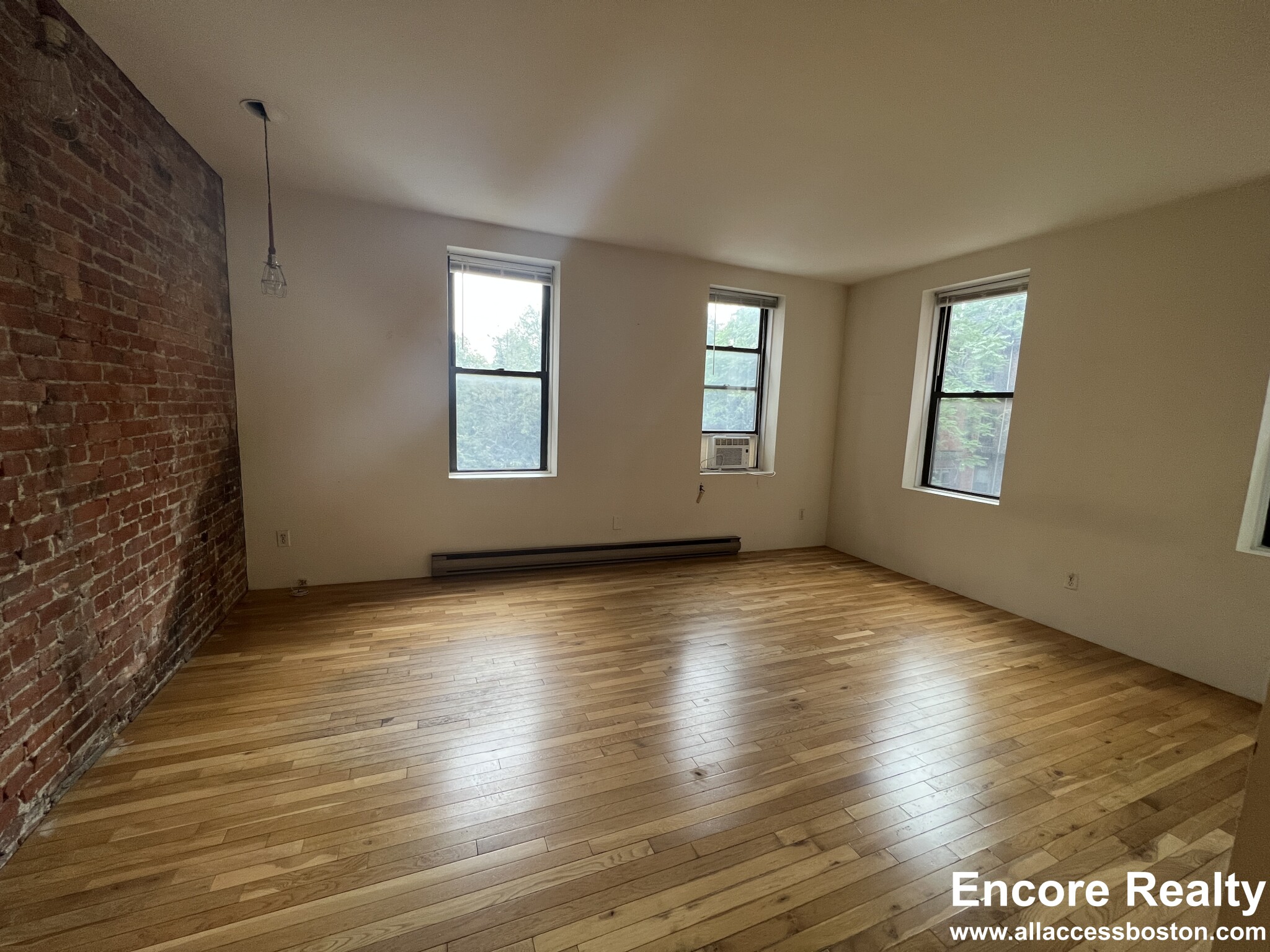 90 Saint Botolph St, South End