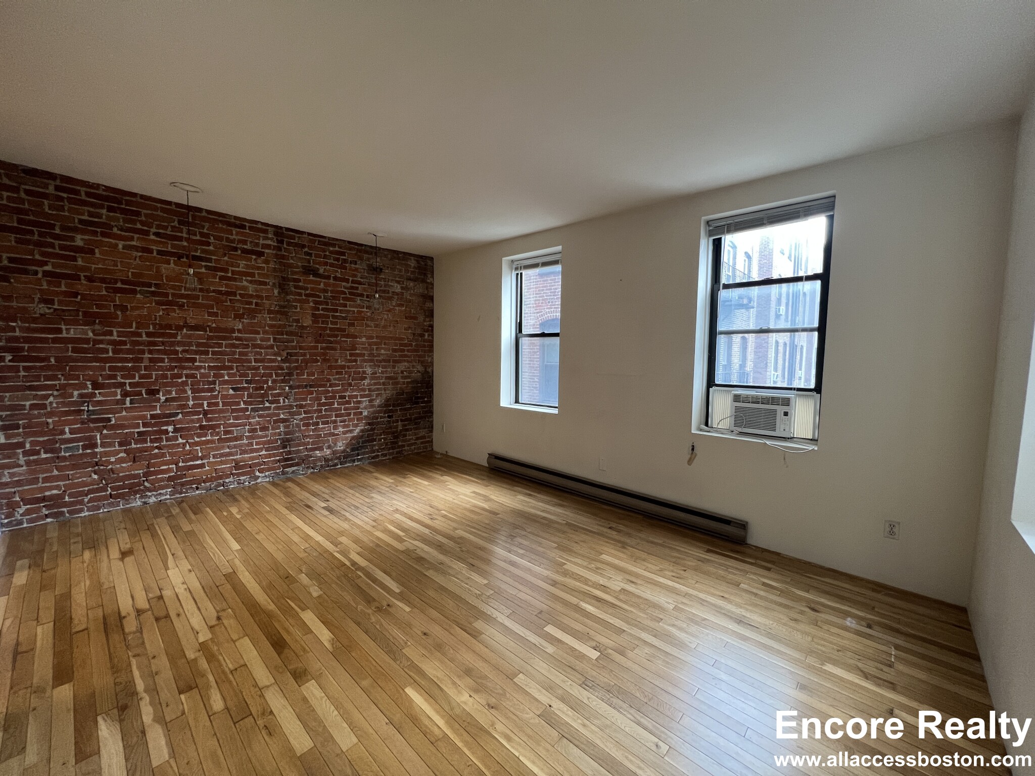 90 Saint Botolph St, South End