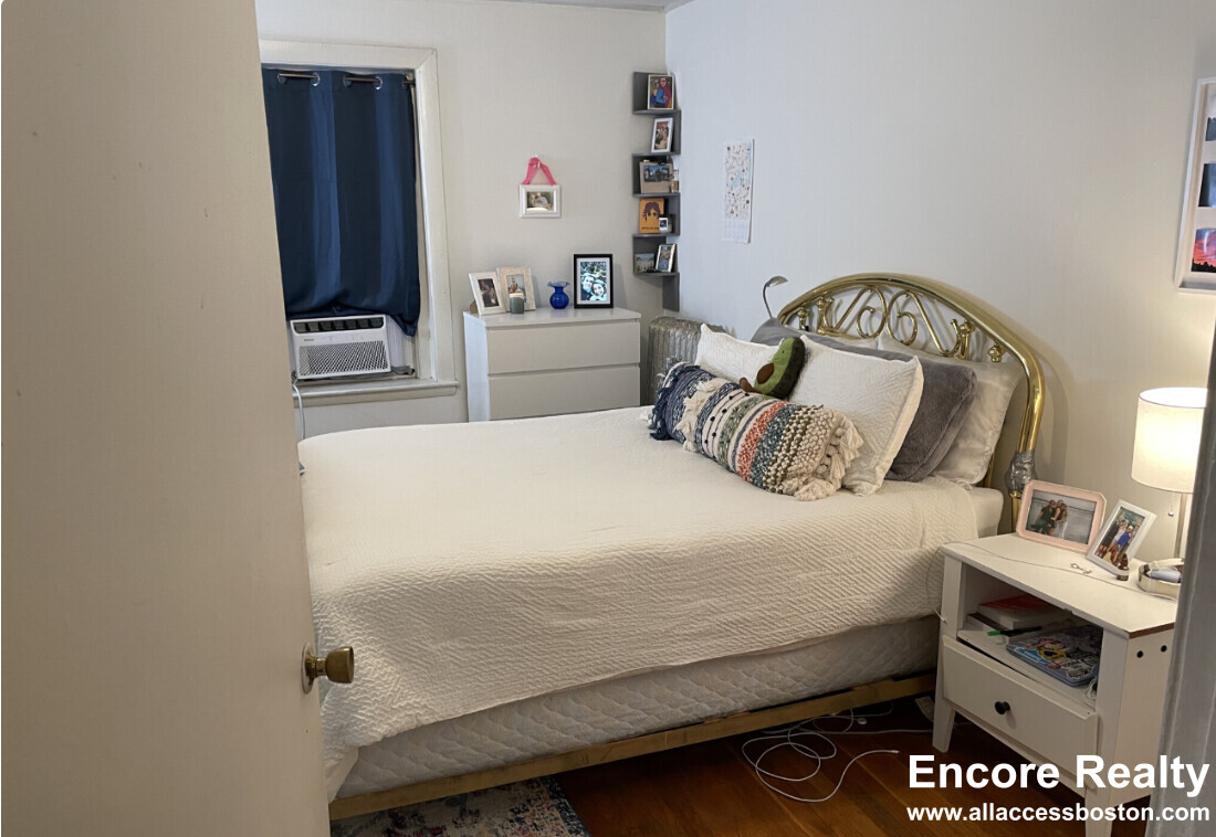 212 Hemenway St, Fenway