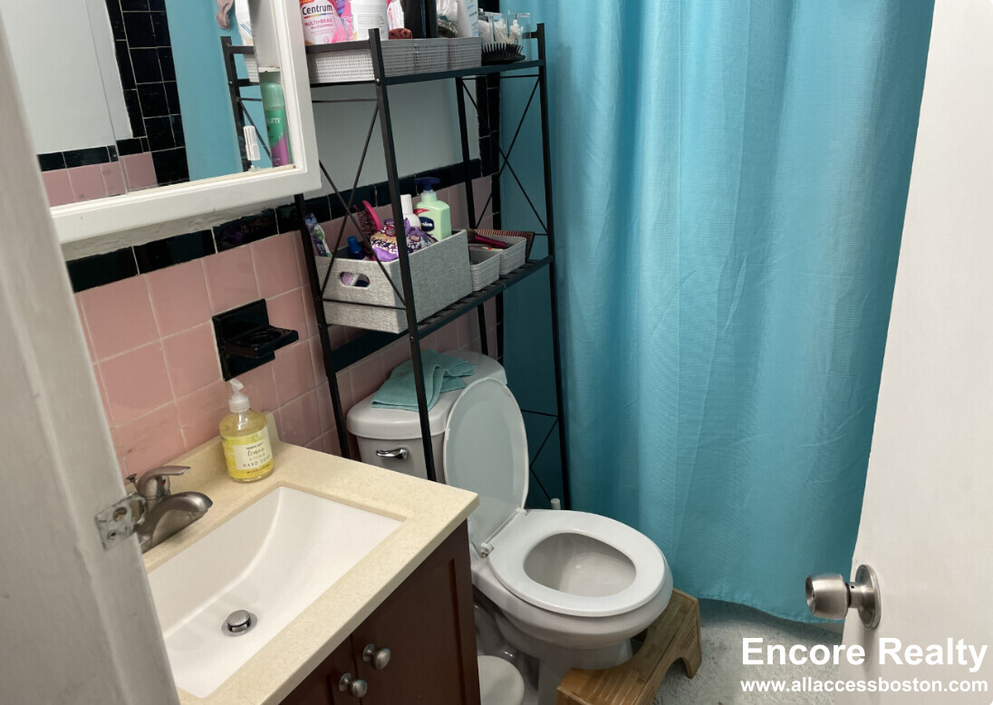 212 Hemenway St, Fenway