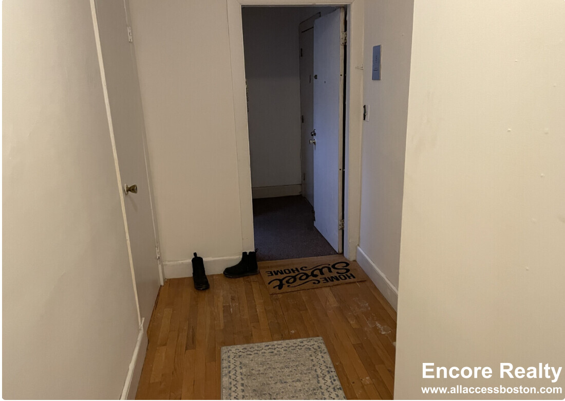 212 Hemenway St, Fenway