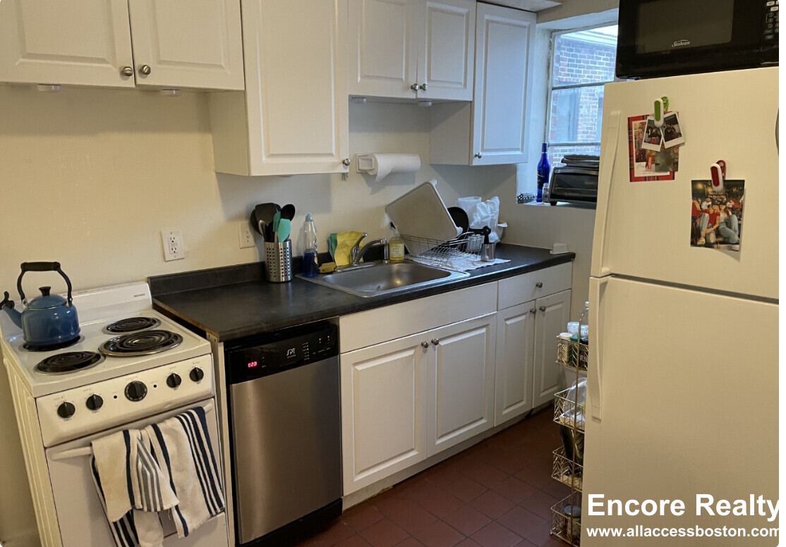 212 Hemenway St, Fenway