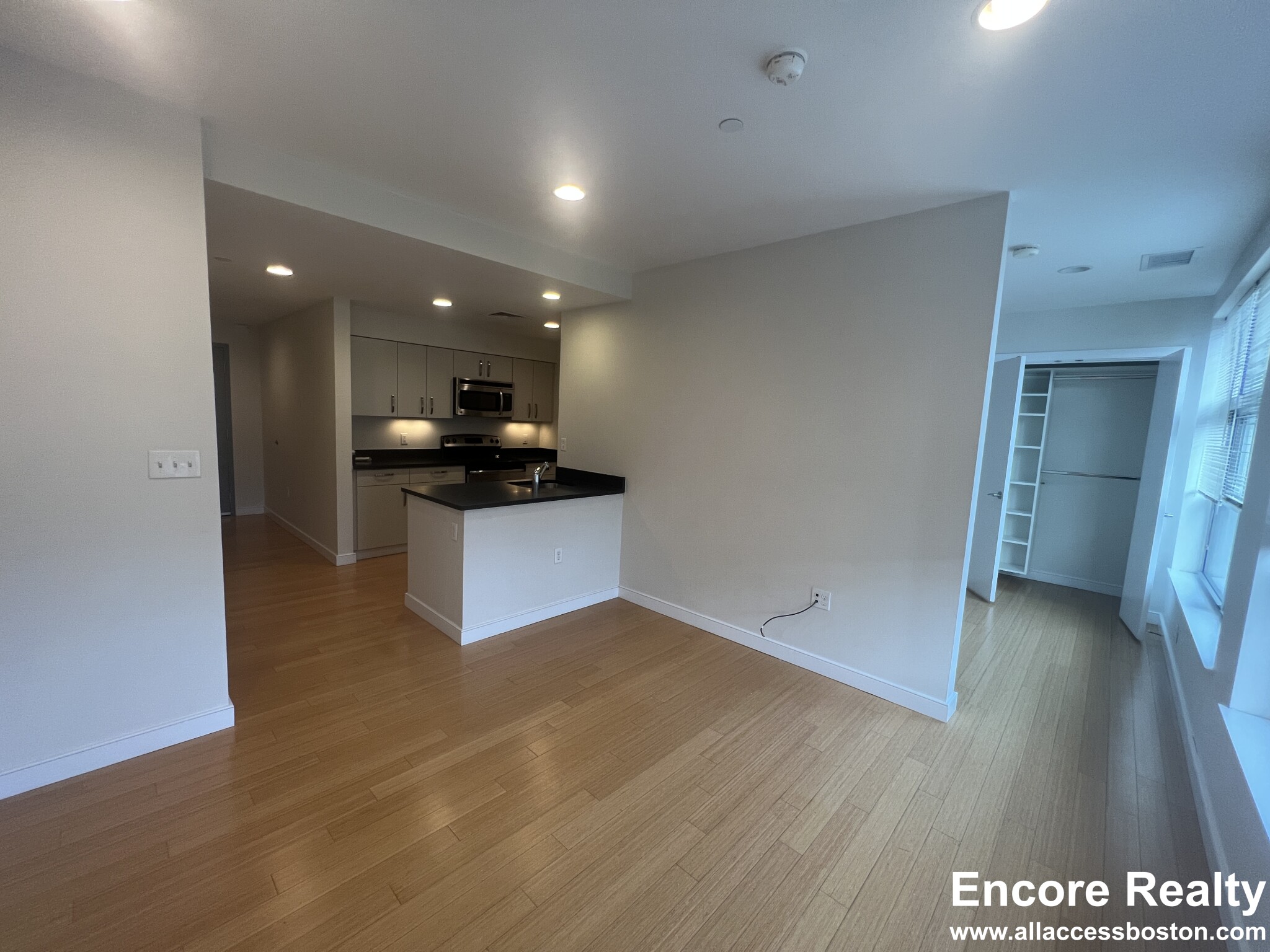 601 Albany St, South End