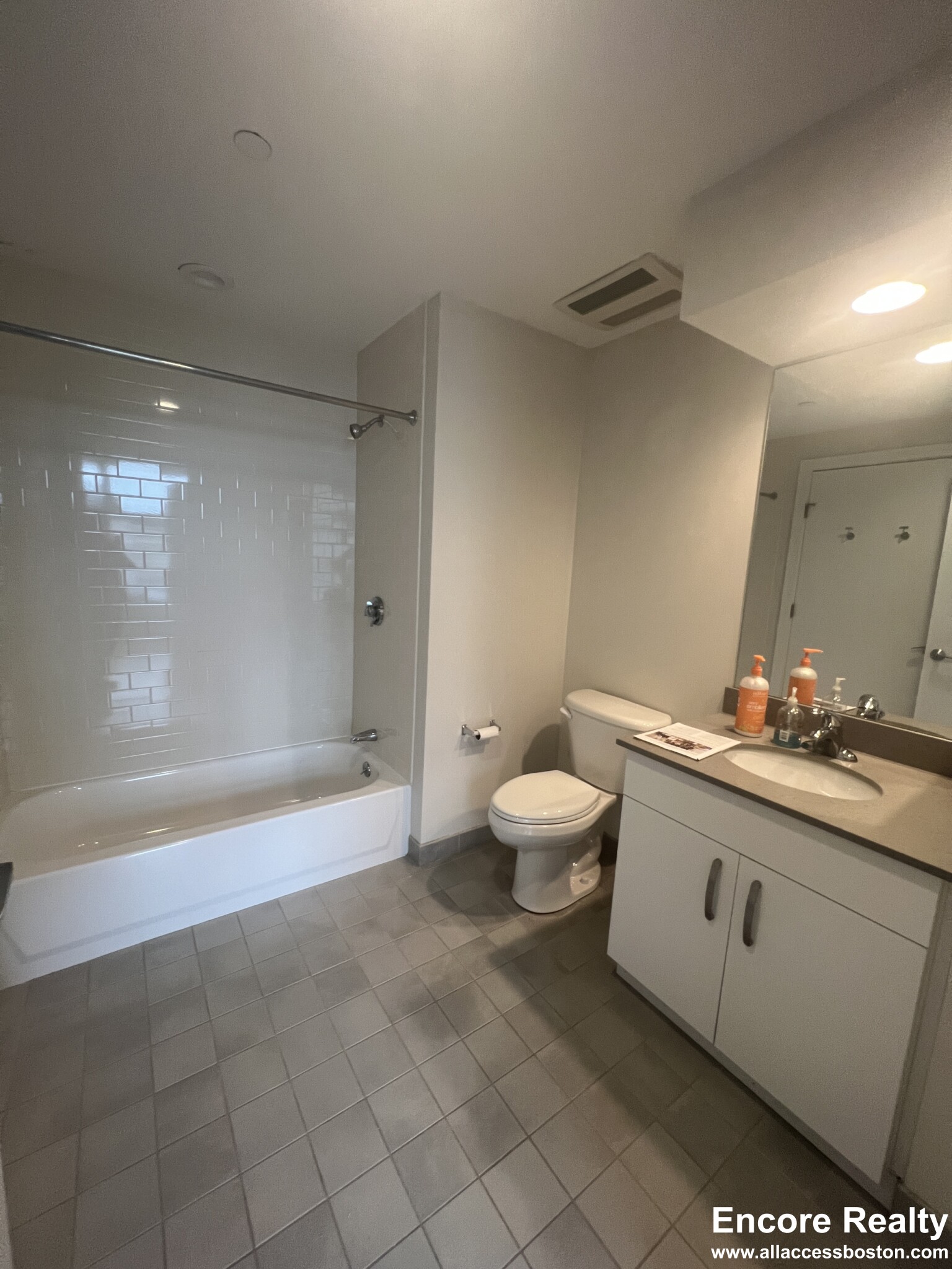 601 Albany St, South End