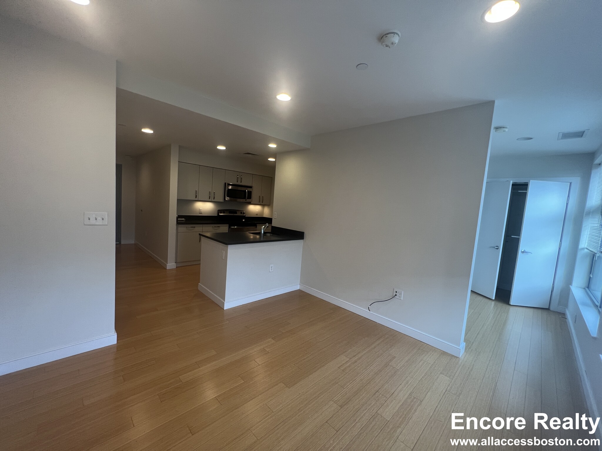 601 Albany St, South End