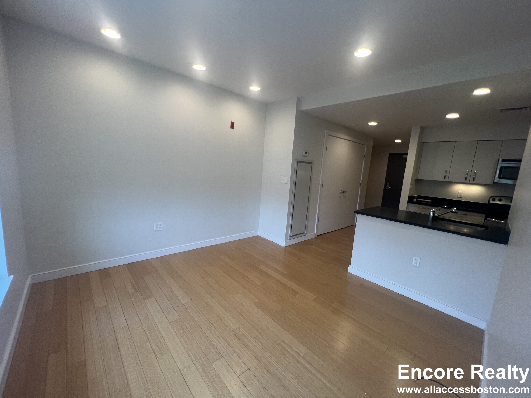 601 Albany St, South End