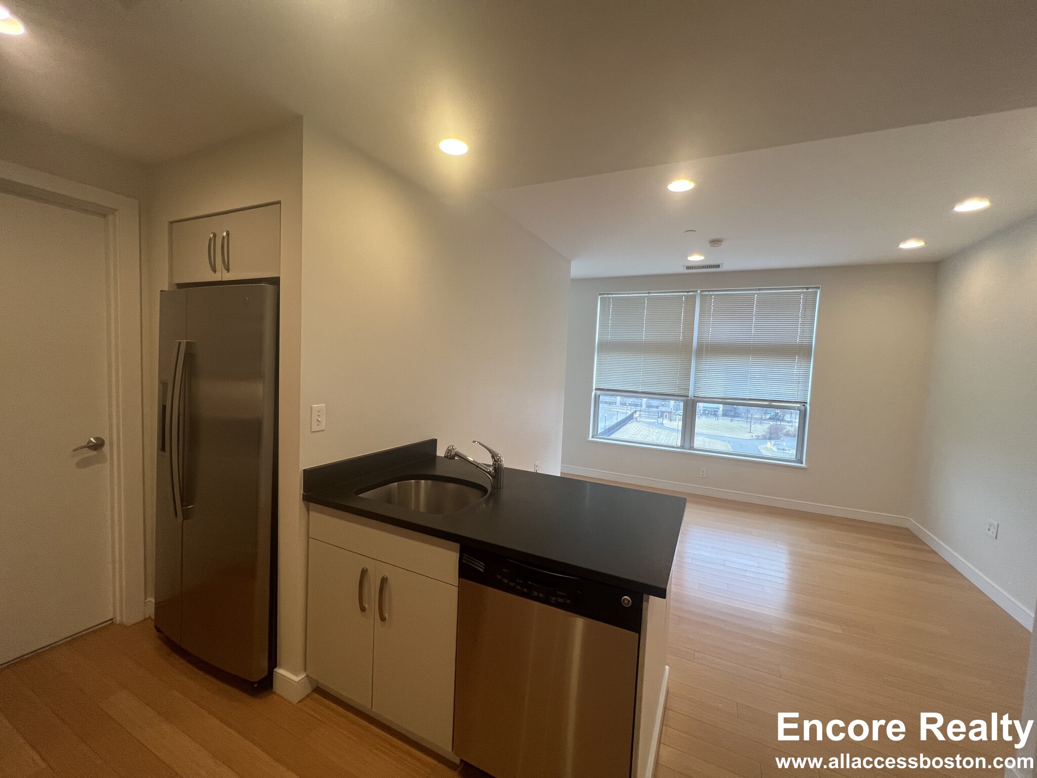 601 Albany St, South End