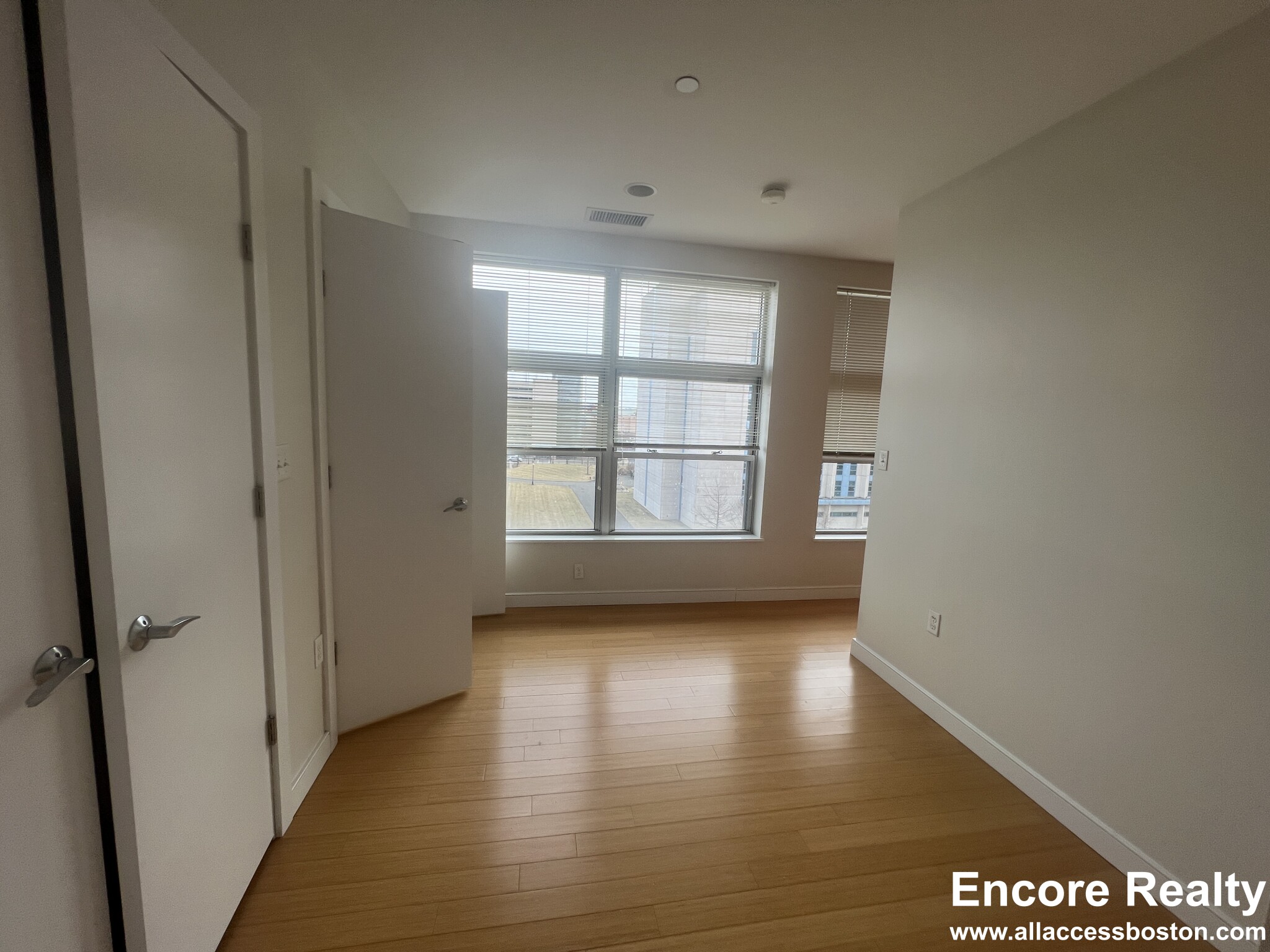 601 Albany St, South End