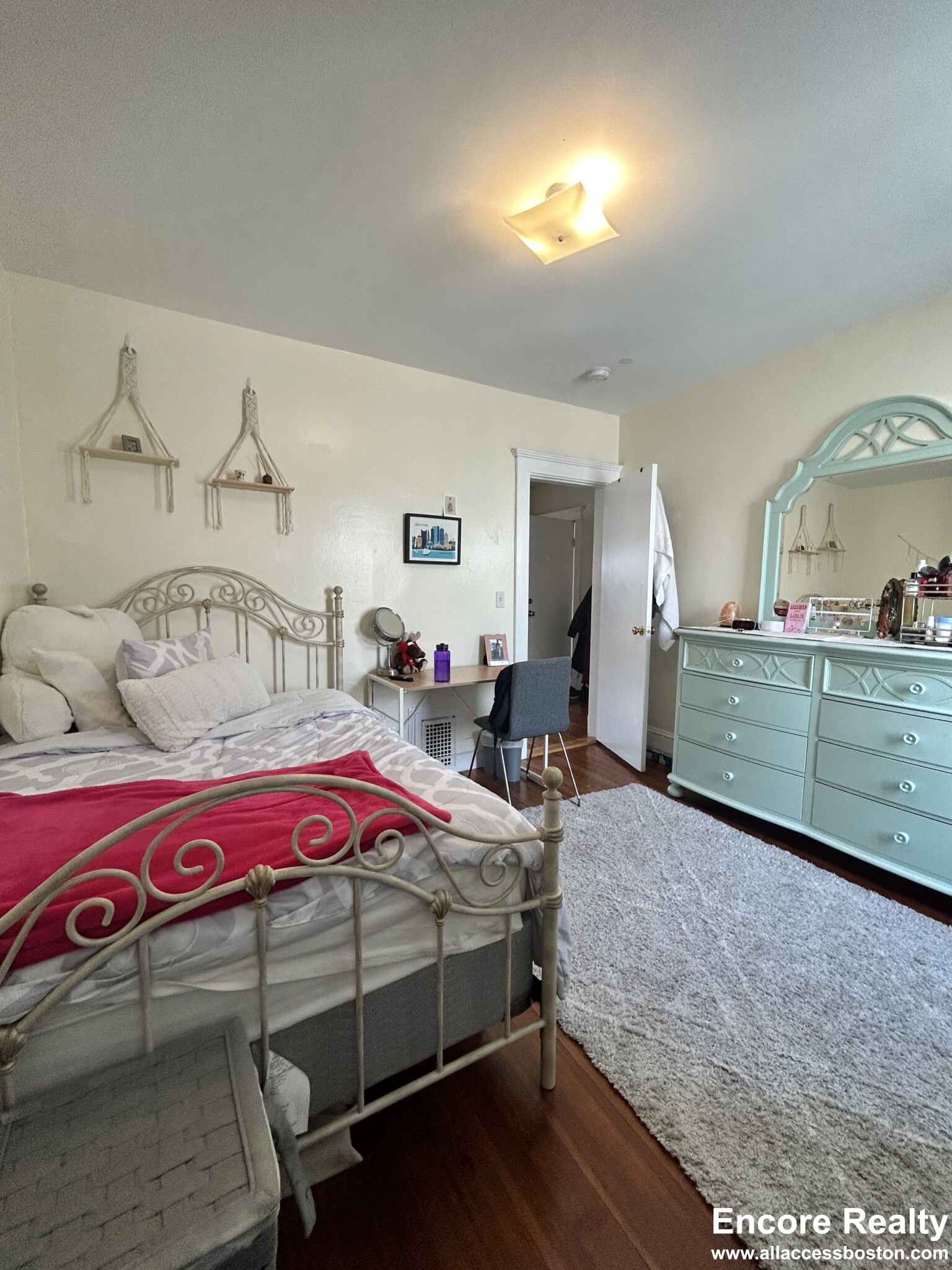 505 Washington St, Brighton