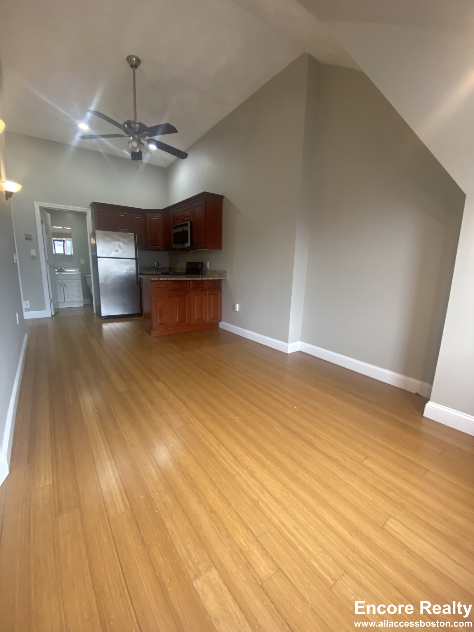 250 Newbury St, Back Bay