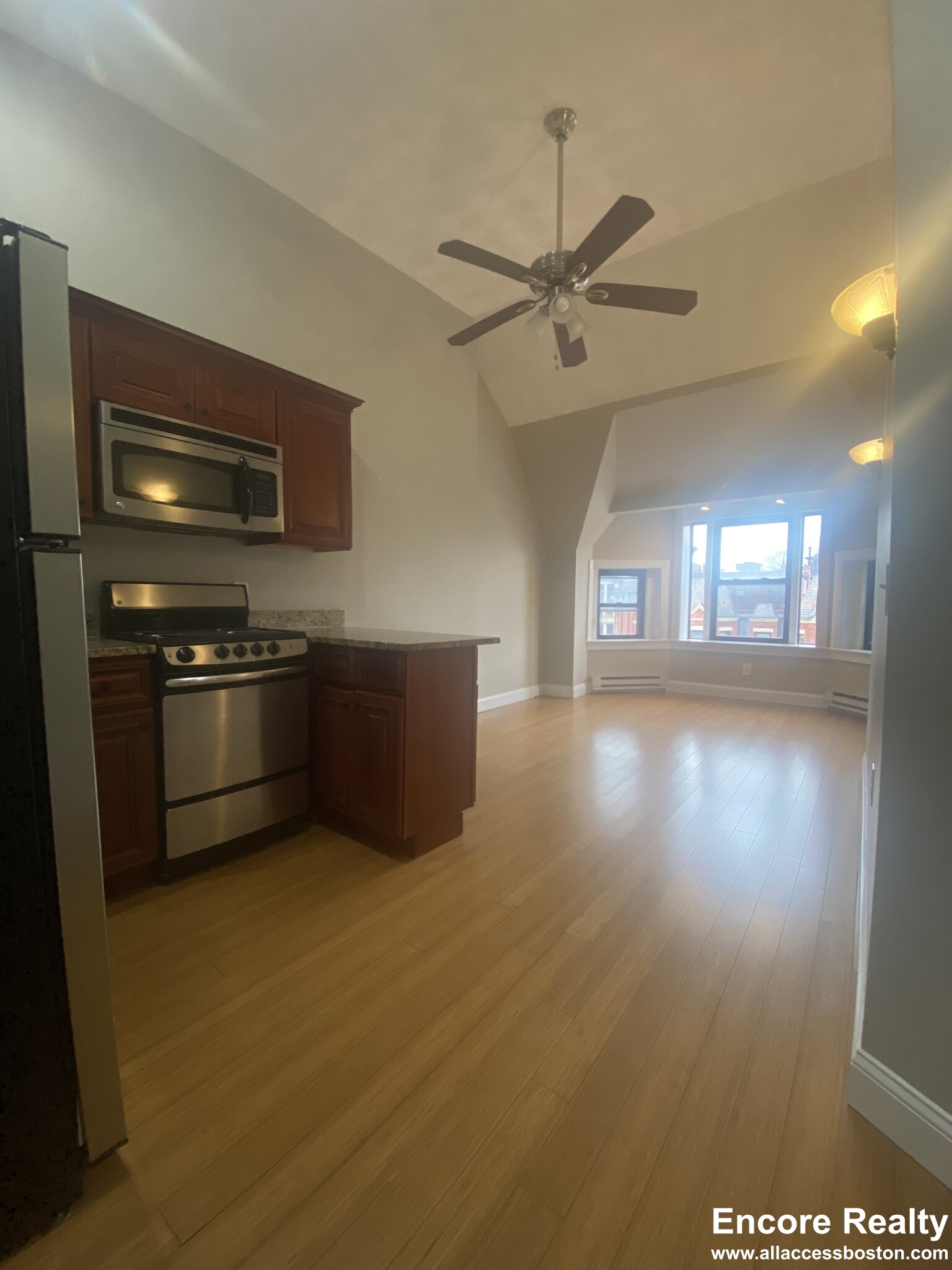 250 Newbury St, Back Bay