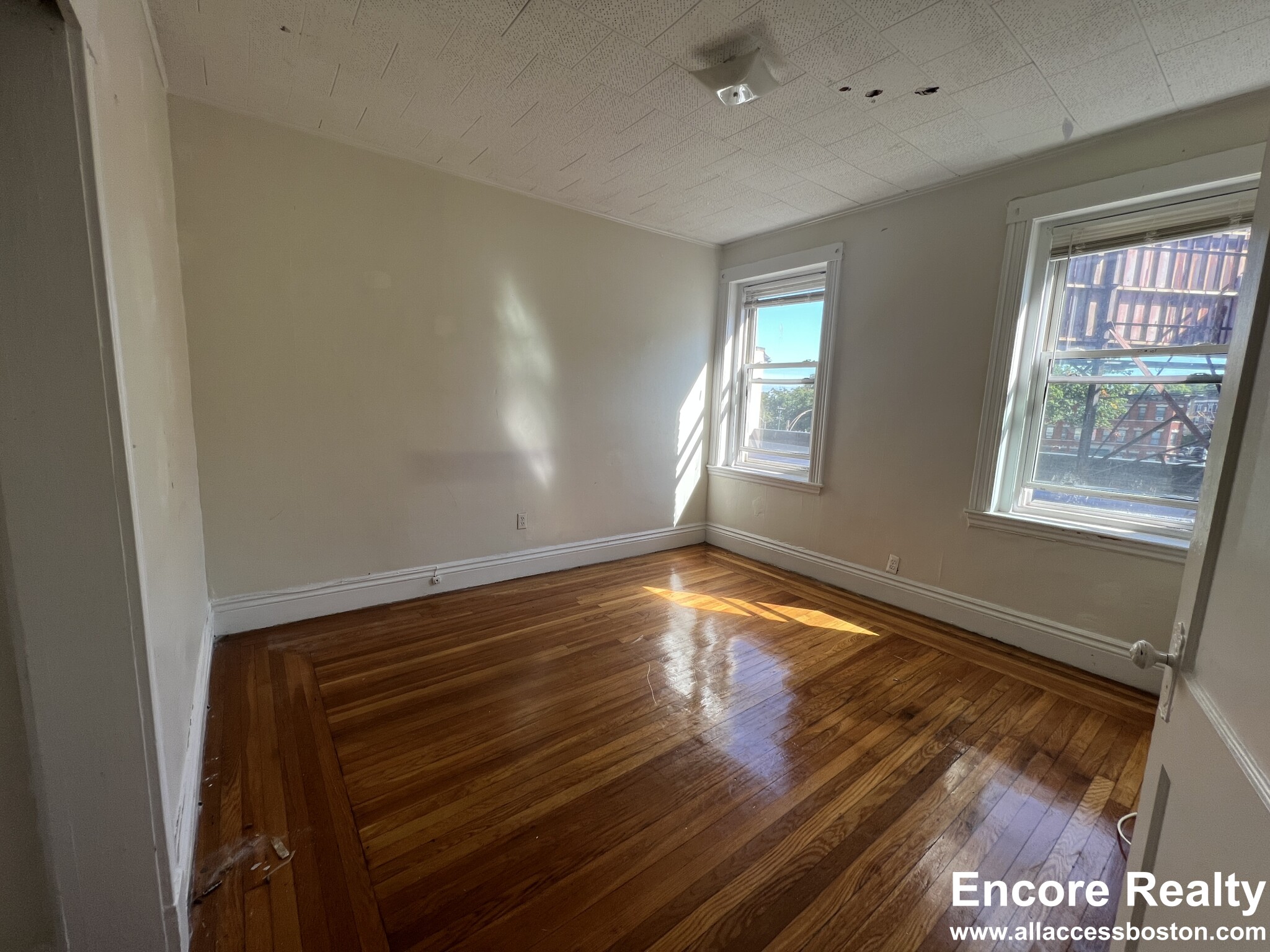 126 Warren St, Allston