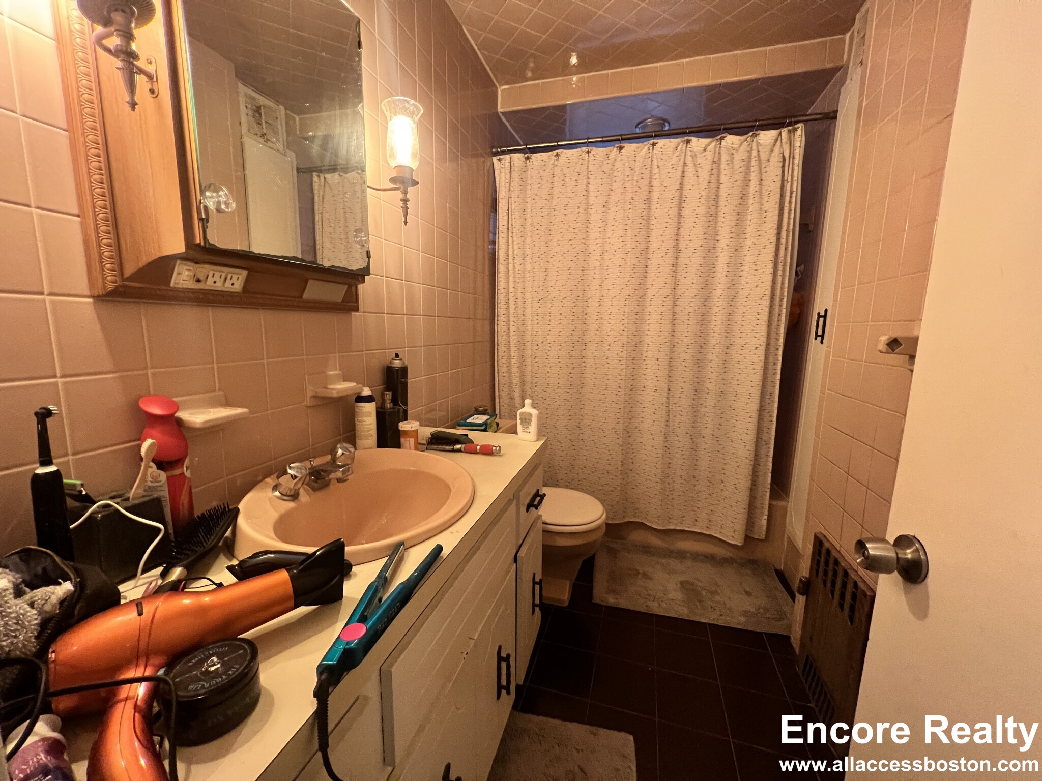 335 Faneuil St, Brighton