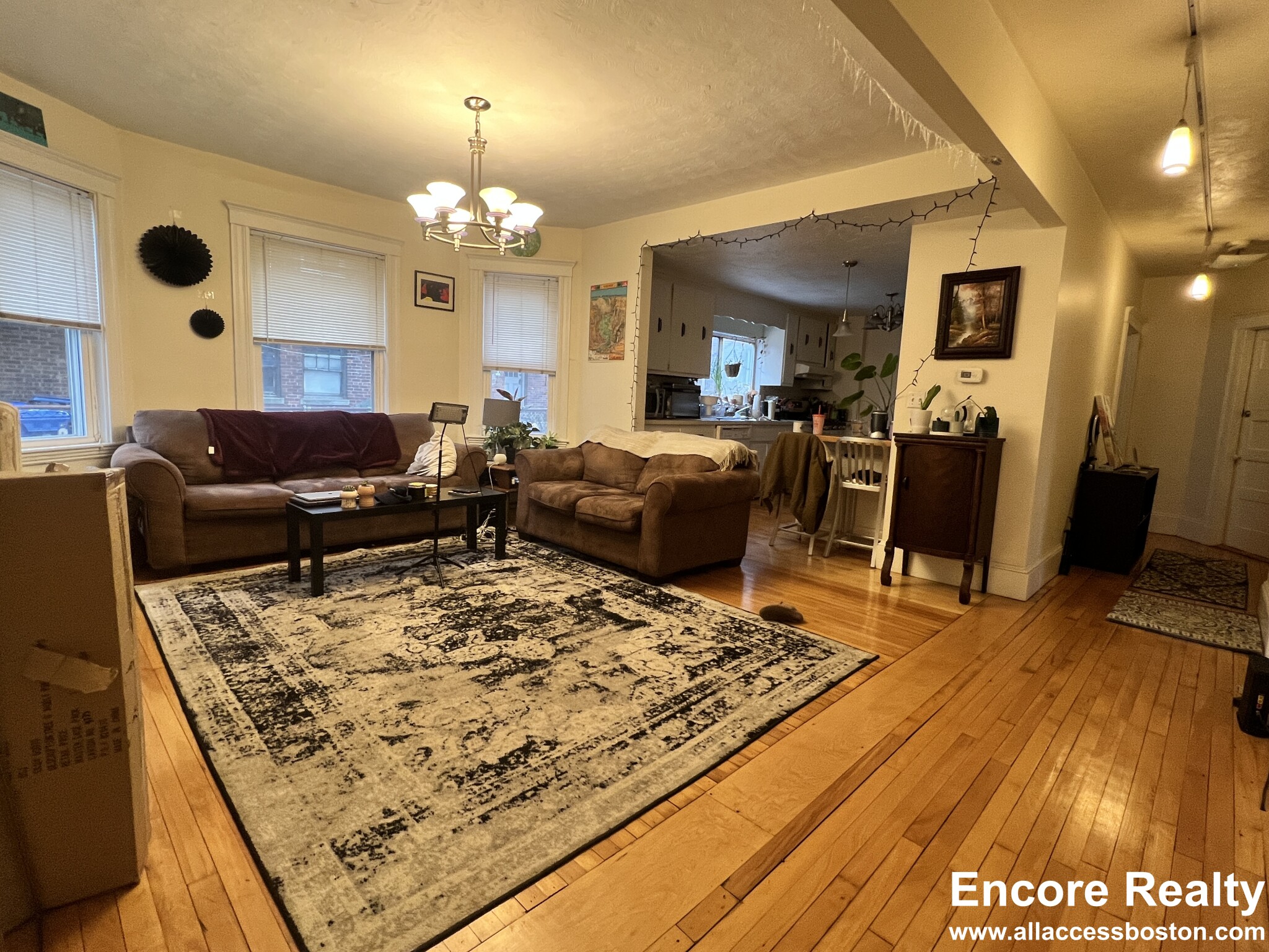 335 Faneuil St, Brighton