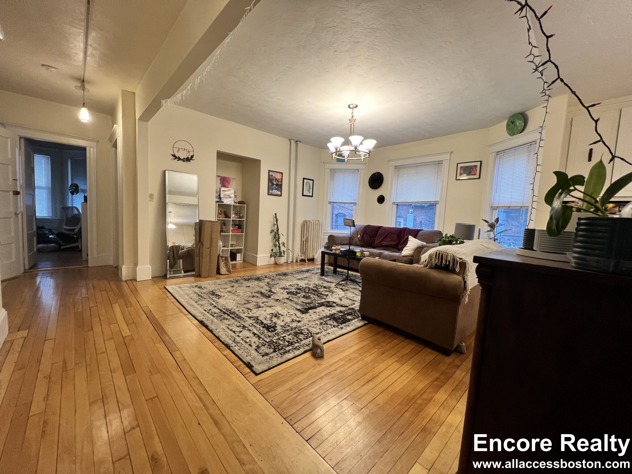 335 Faneuil St, Brighton