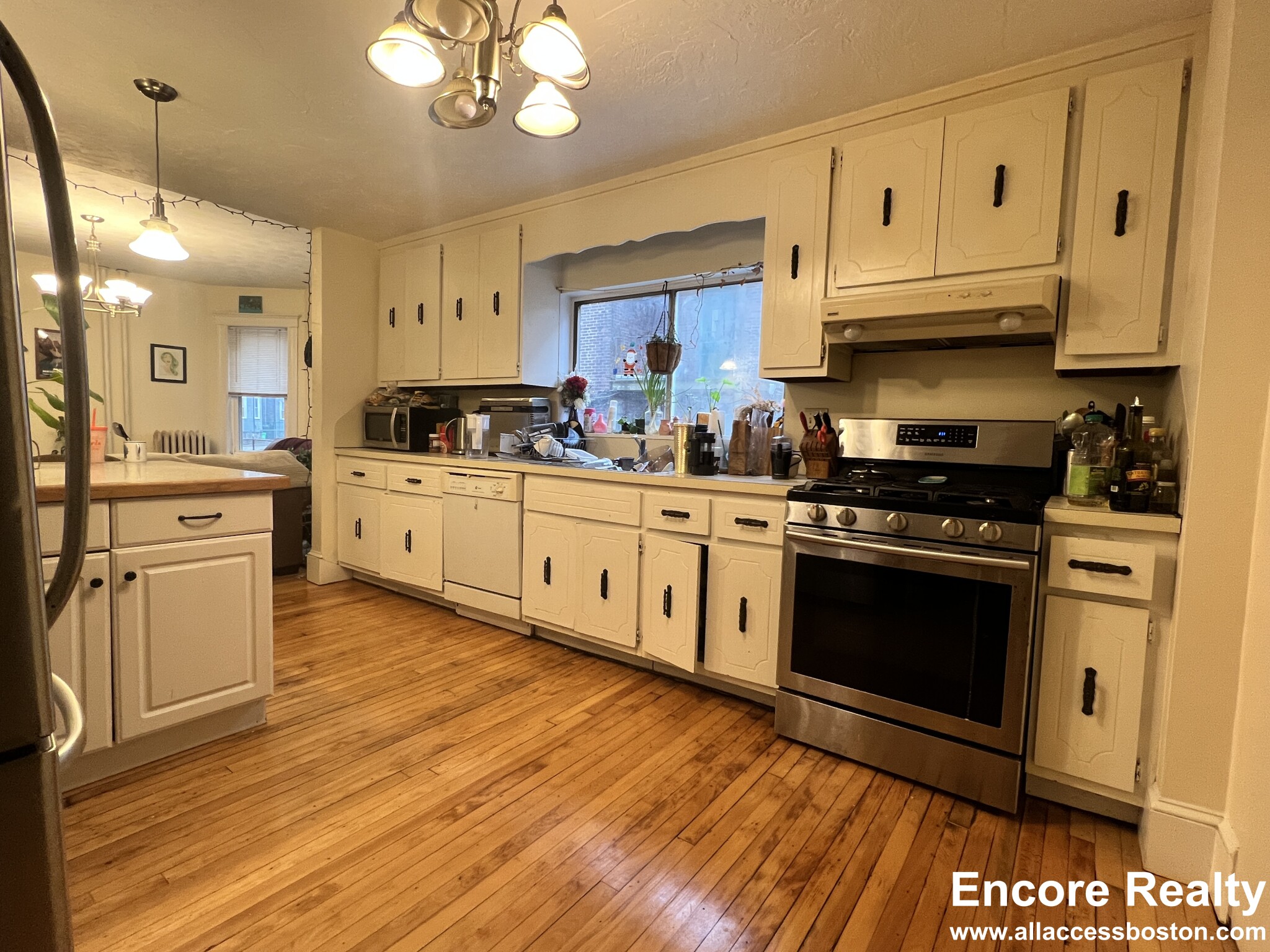 335 Faneuil St, Brighton