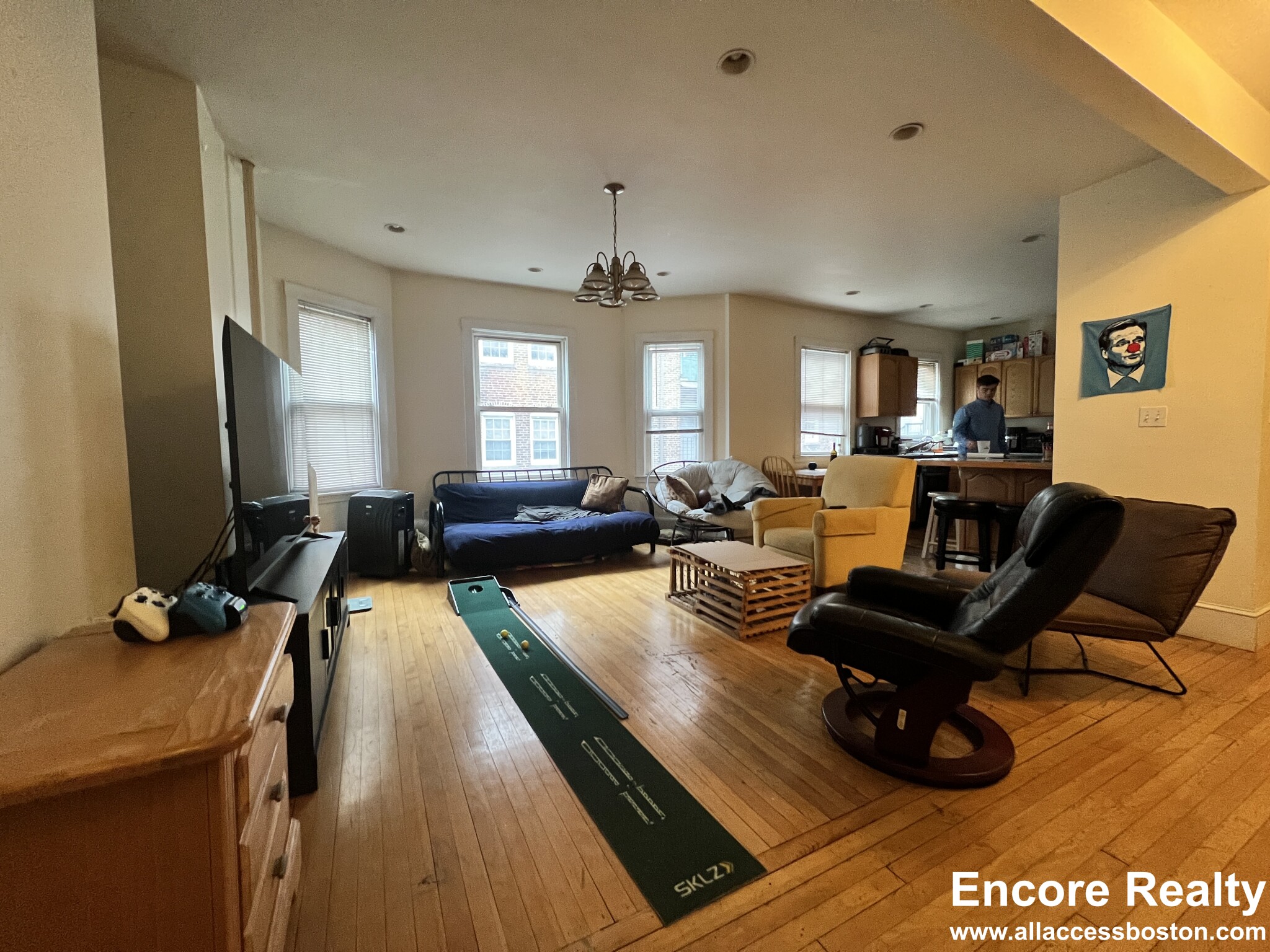 335 Faneuil St, Brighton