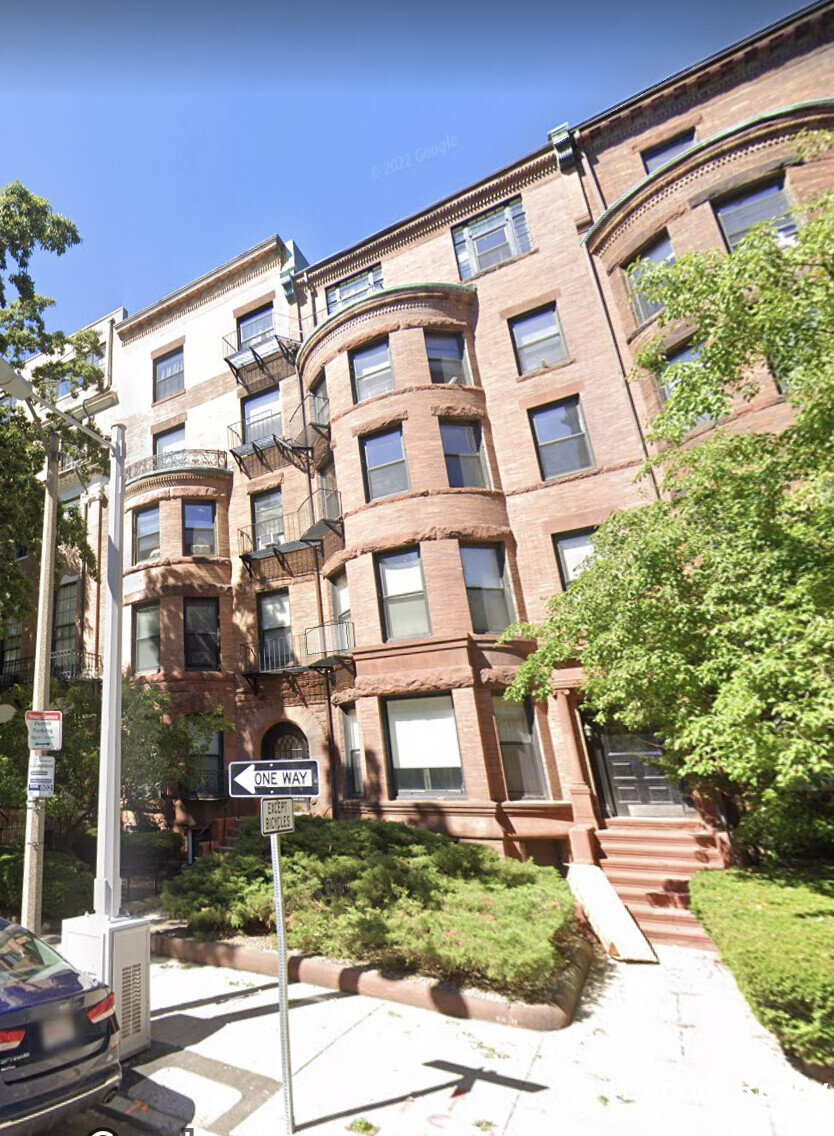 47 Bay State Rd, Fenway