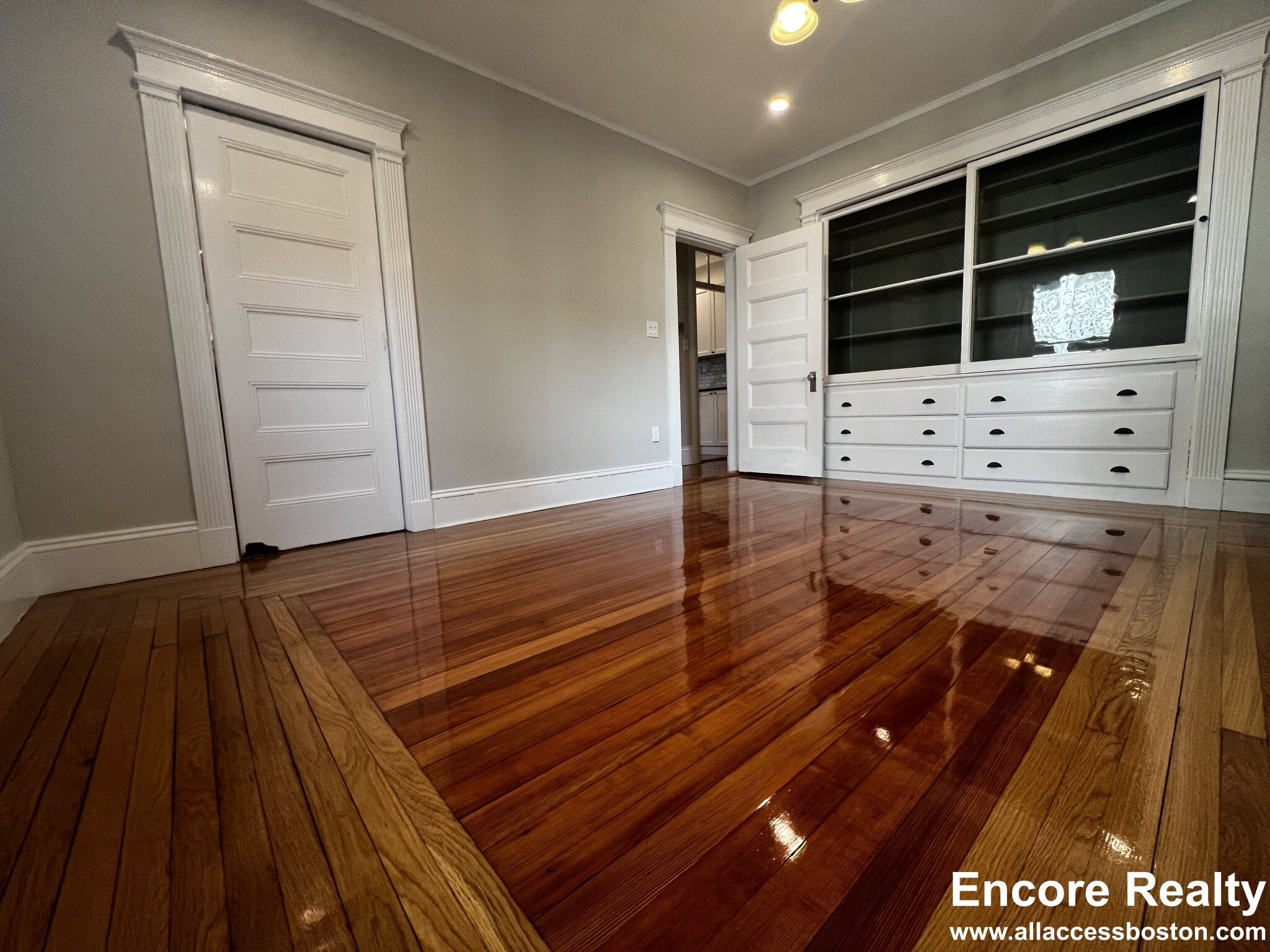 11 Grovenor Rd, Jamaica Plain