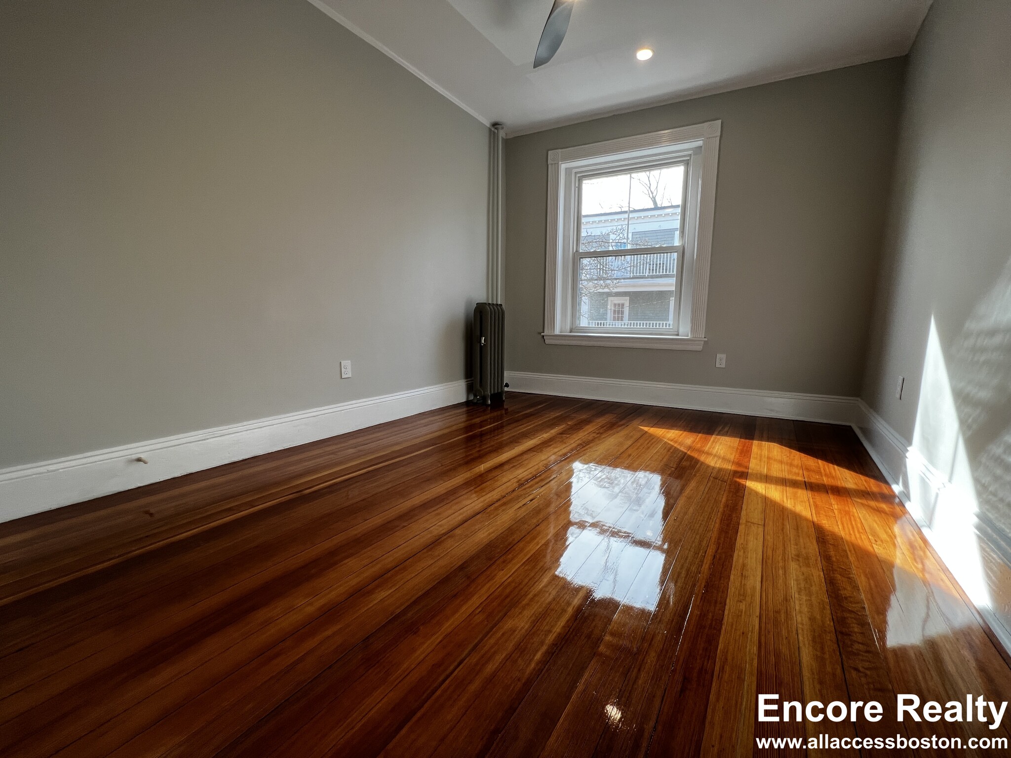 11 Grovenor Rd, Jamaica Plain