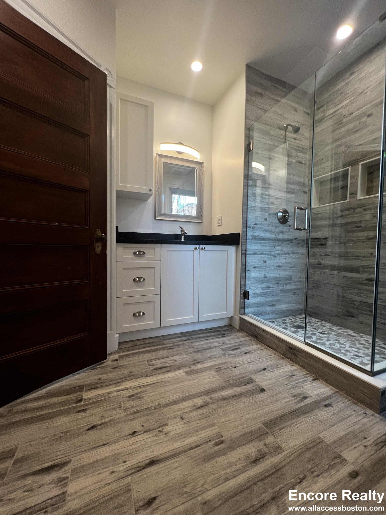 11 Grovenor Rd, Jamaica Plain