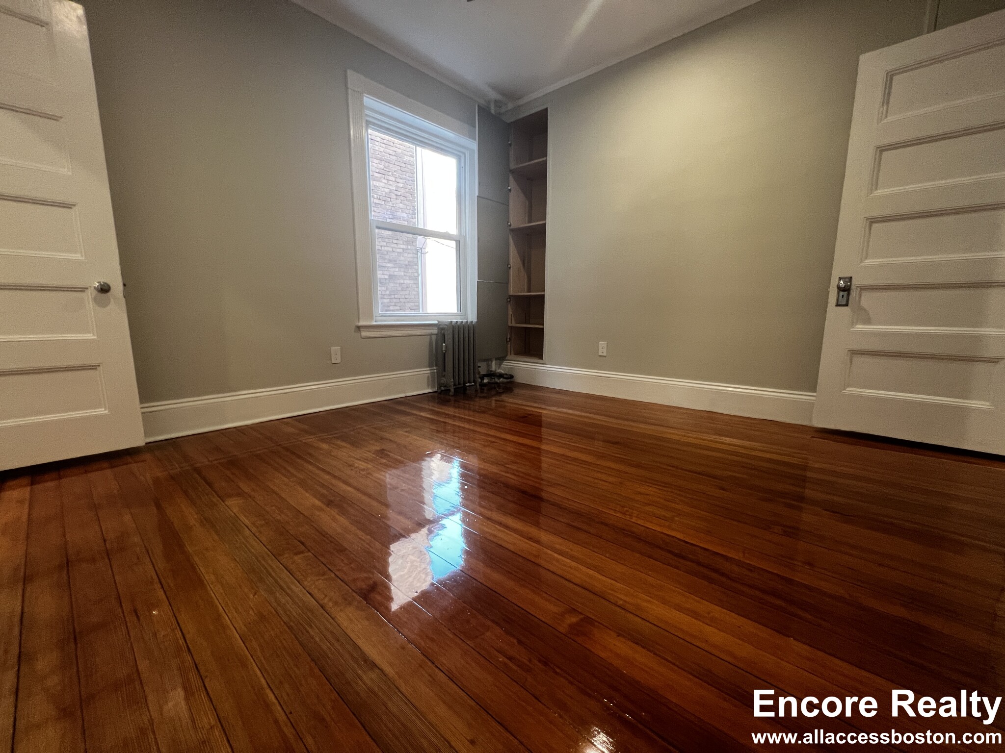 11 Grovenor Rd, Jamaica Plain