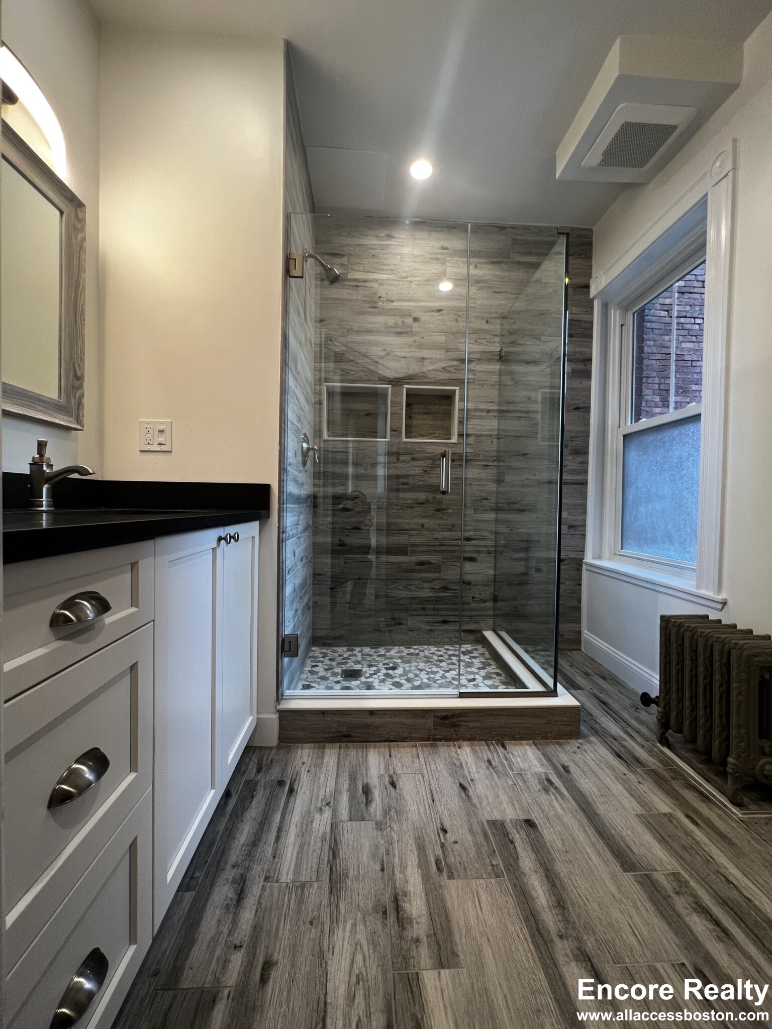 11 Grovenor Rd, Jamaica Plain