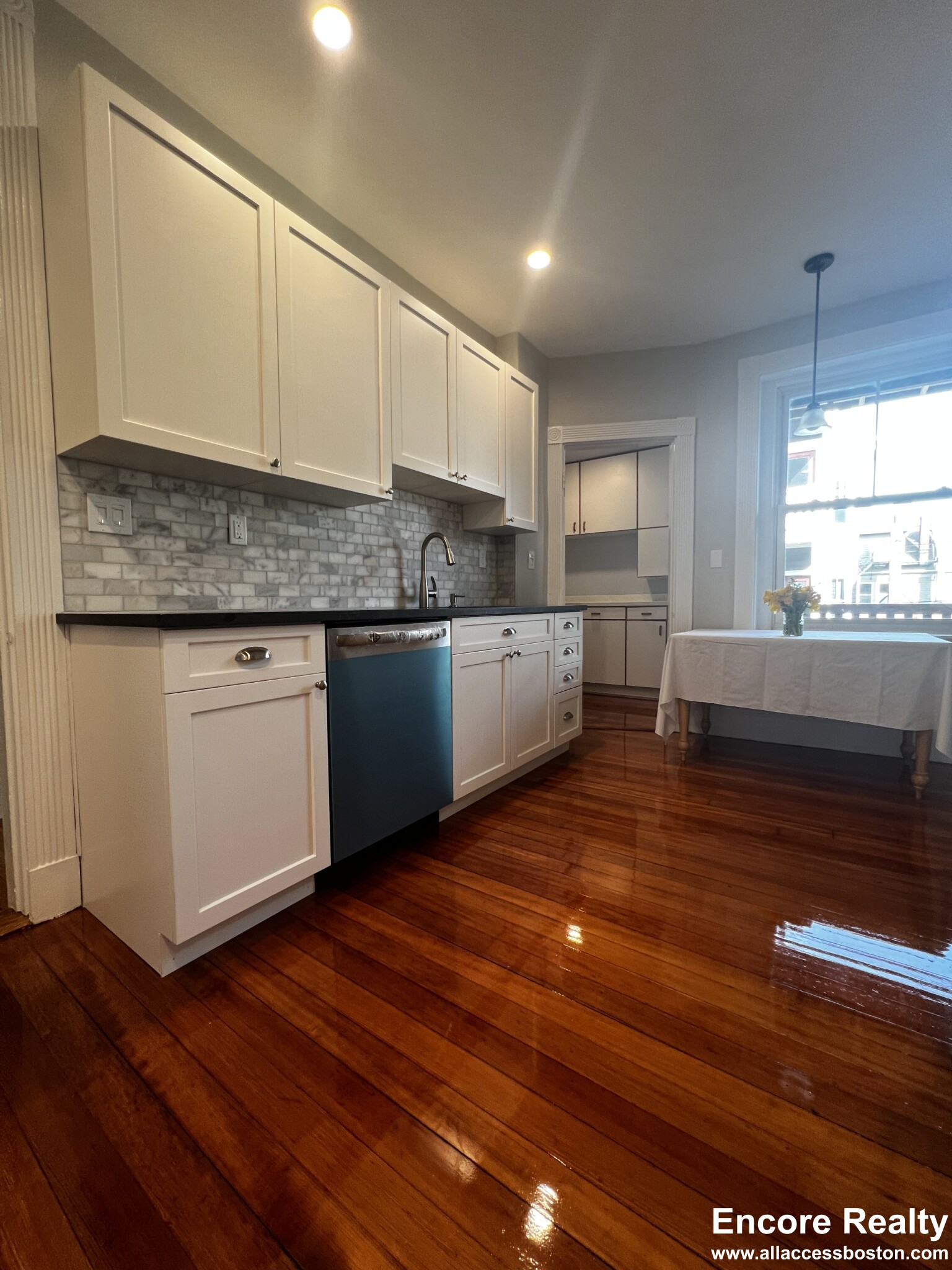 11 Grovenor Rd, Jamaica Plain