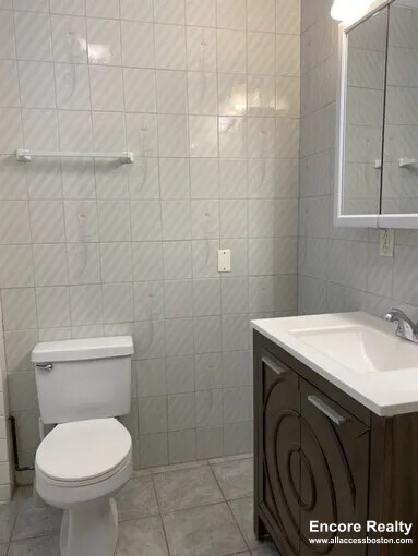 1516 Commonwealth Ave, Brighton