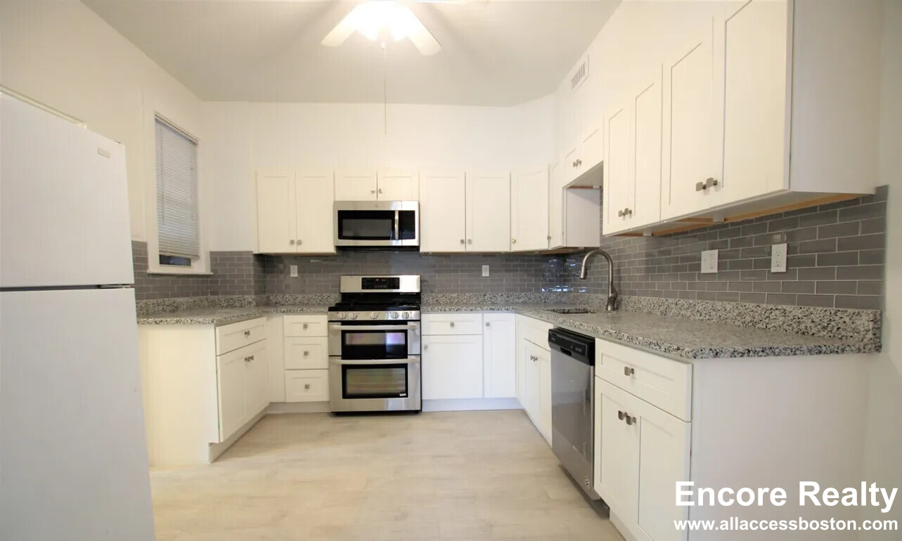 1516 Commonwealth Ave, Brighton