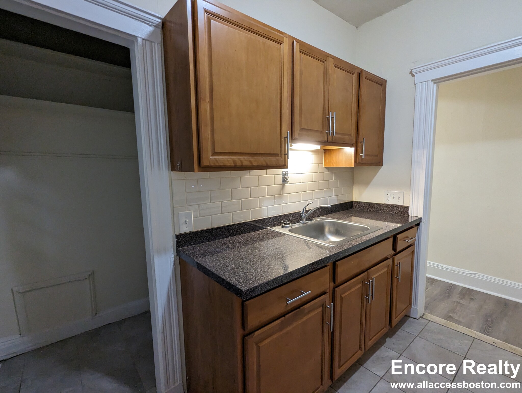 135 Washington St, Brighton