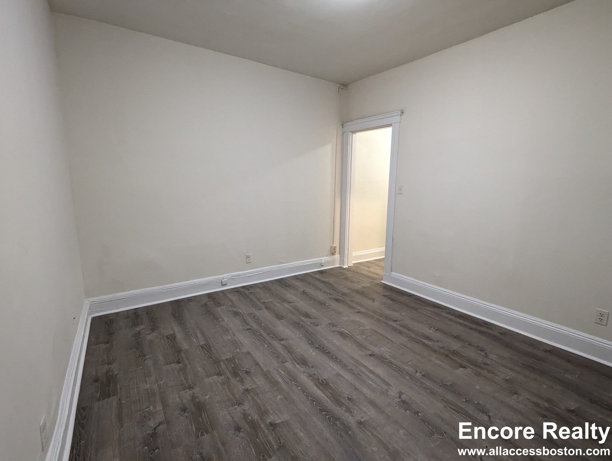 135 Washington St, Brighton