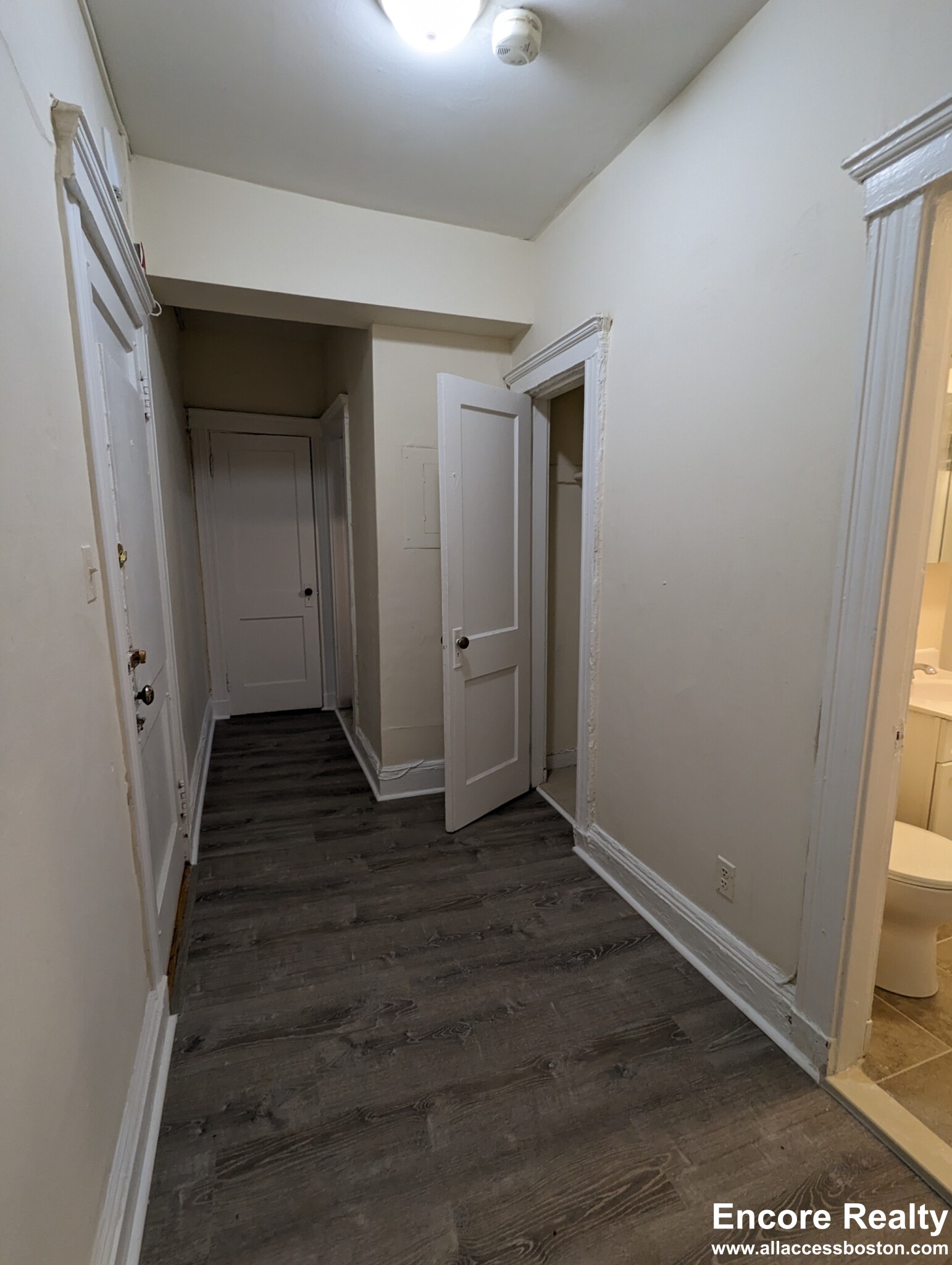 135 Washington St, Brighton