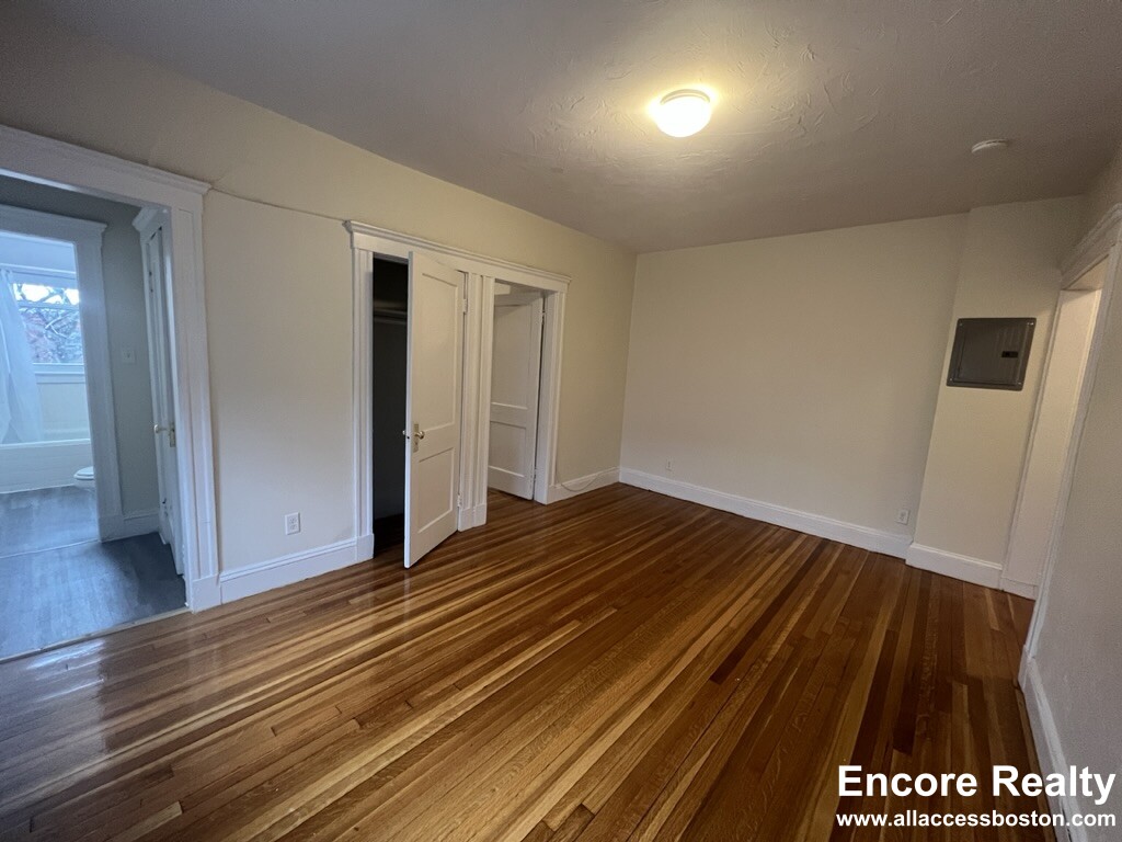 1634 Commonwealth Ave, Brighton