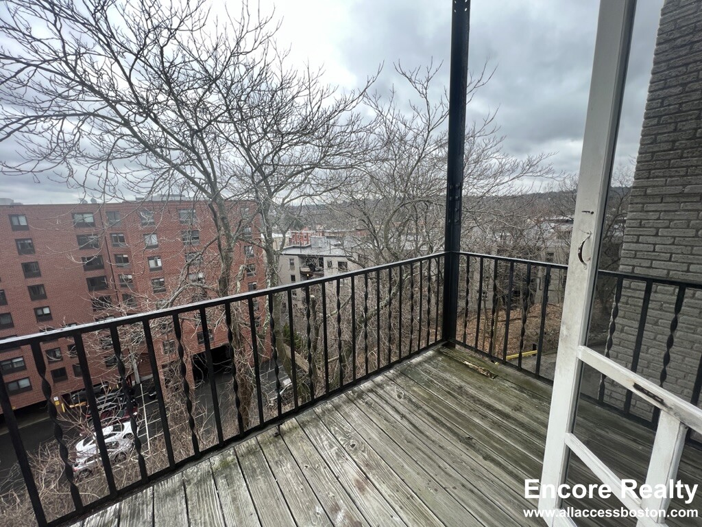 1634 Commonwealth Ave, Brighton