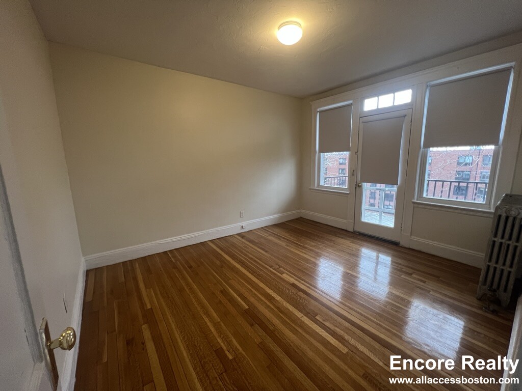 1634 Commonwealth Ave, Brighton