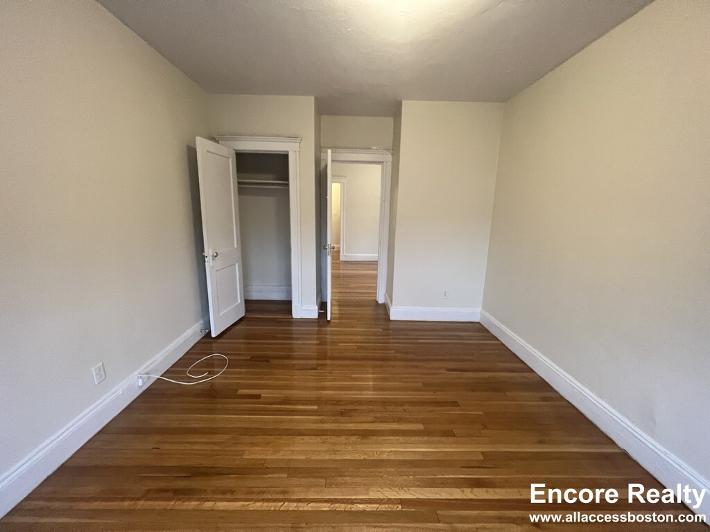 1634 Commonwealth Ave, Brighton