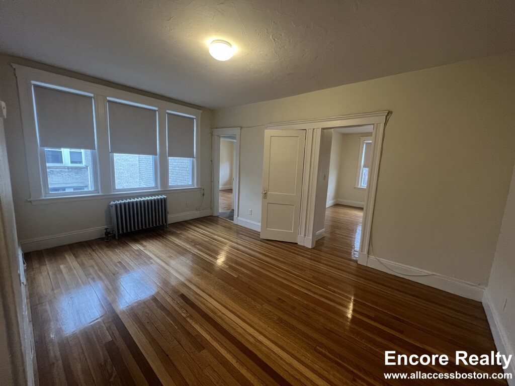 1634 Commonwealth Ave, Brighton