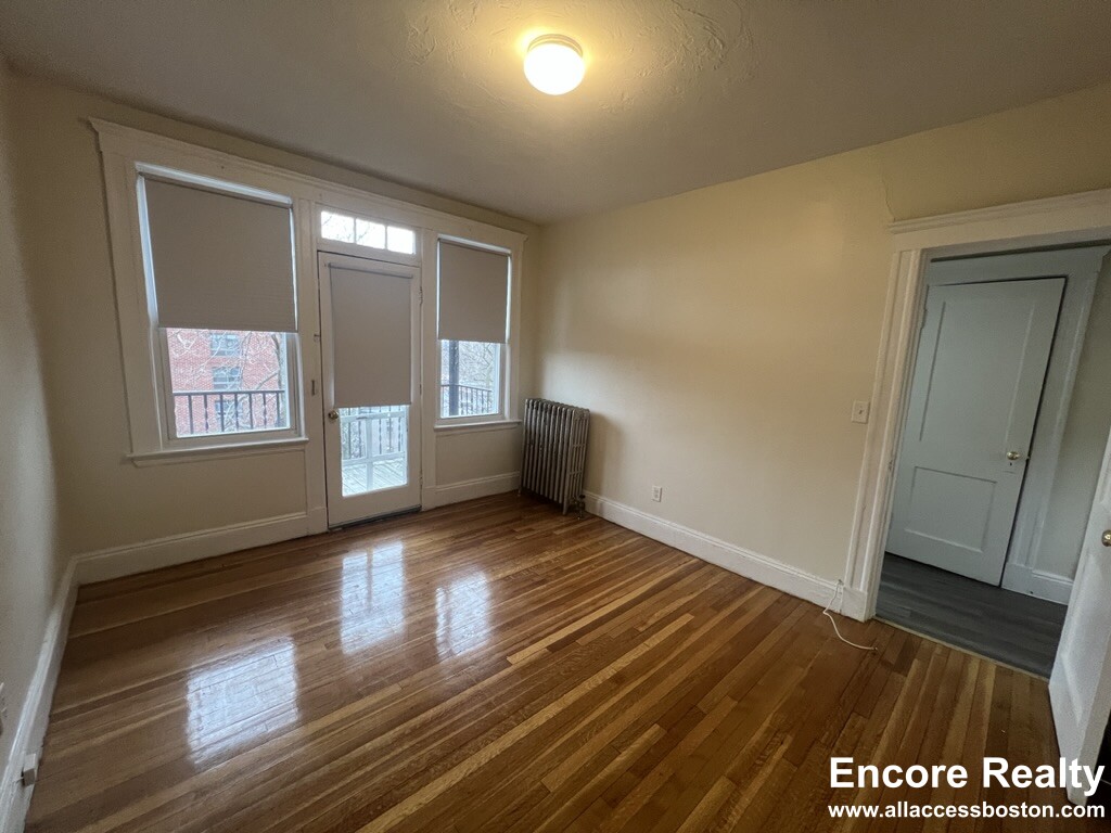 1634 Commonwealth Ave, Brighton