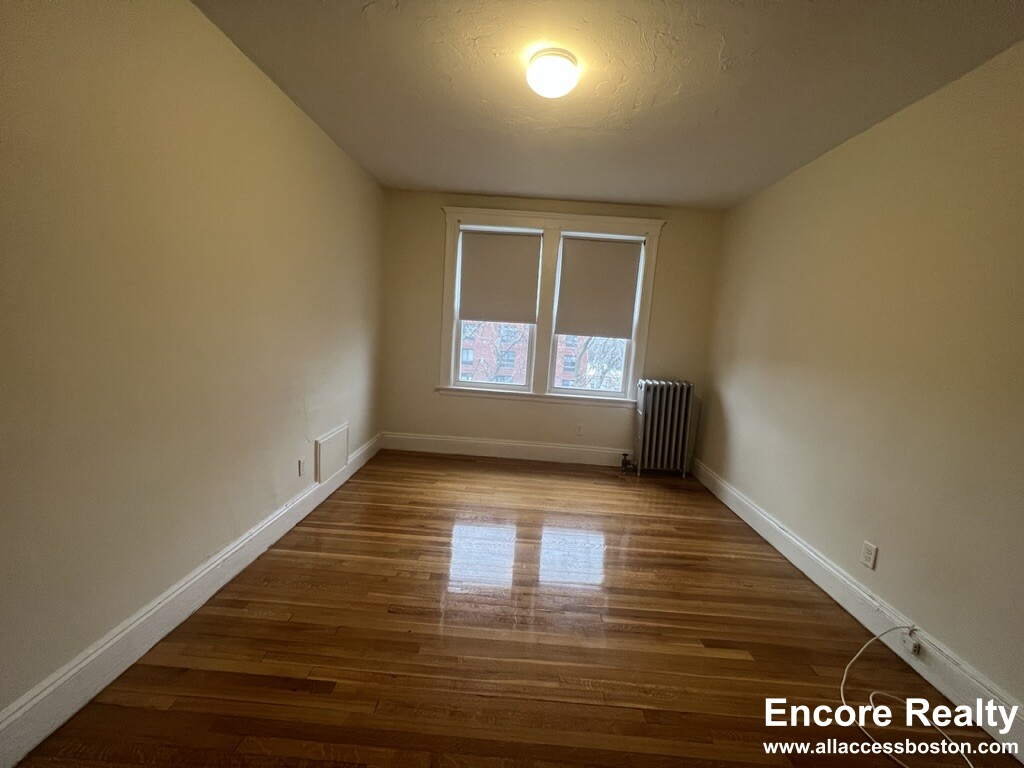 1634 Commonwealth Ave, Brighton